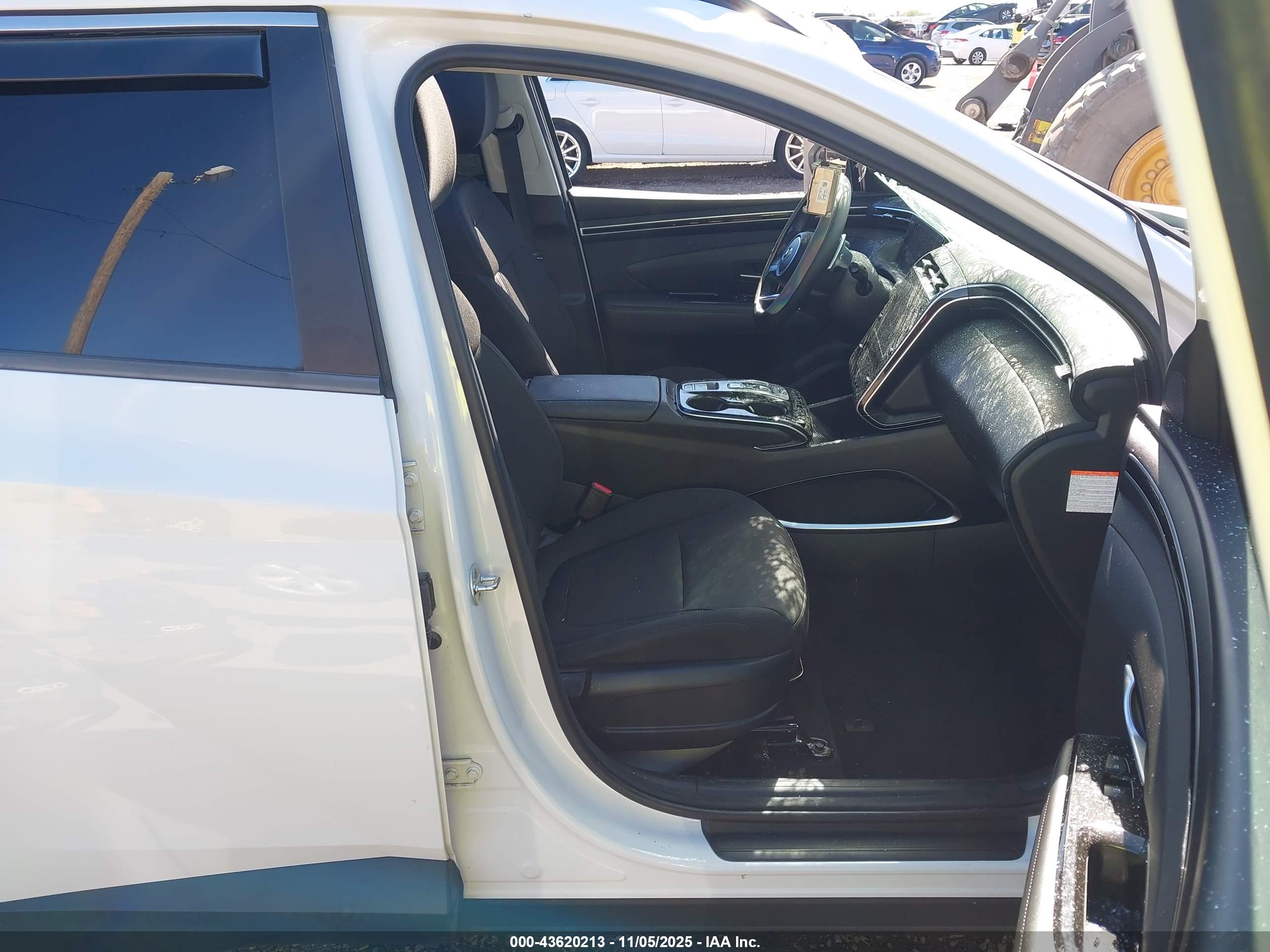 HYUNDAI TUCSON image 5