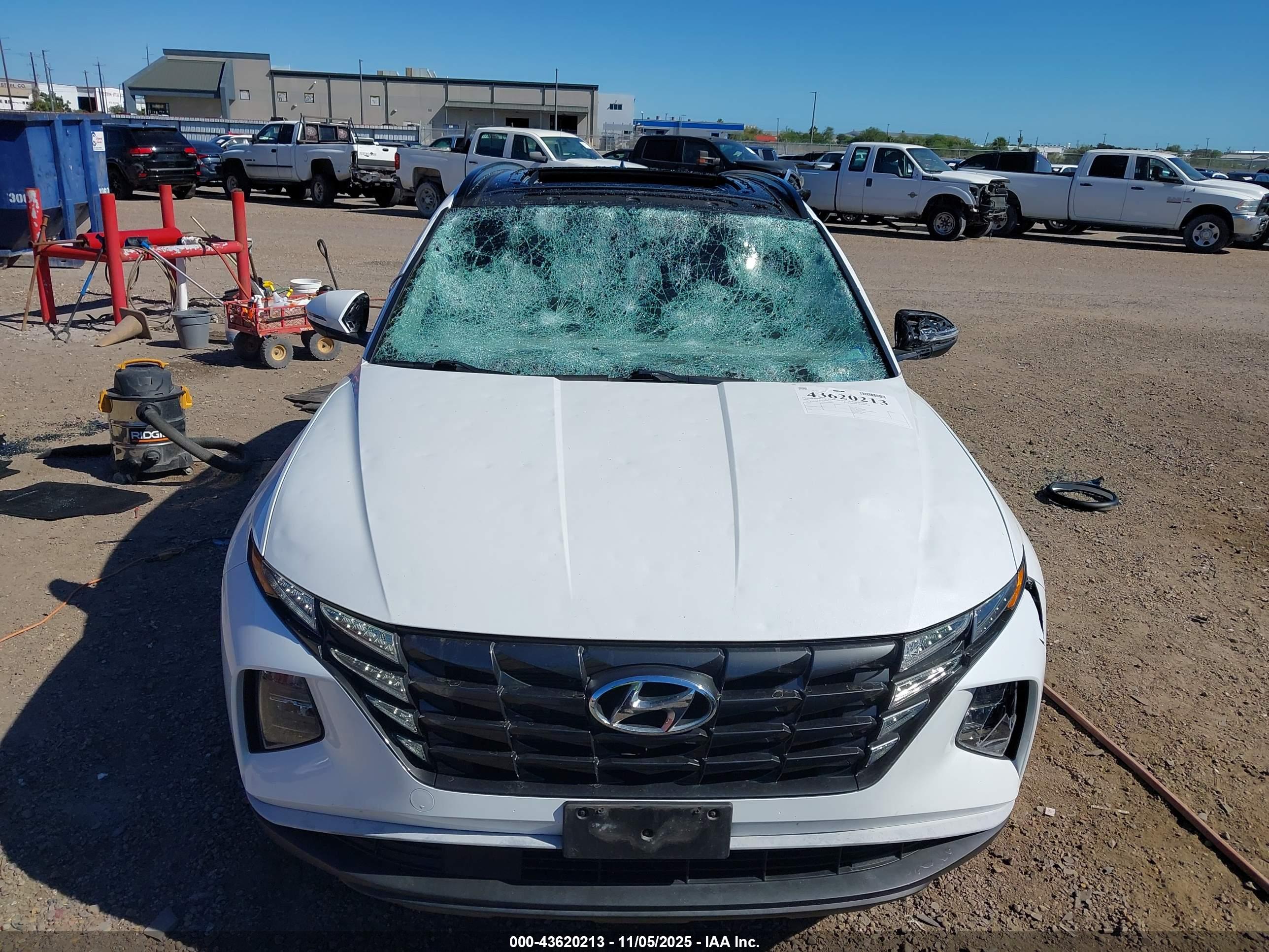 HYUNDAI TUCSON image 6