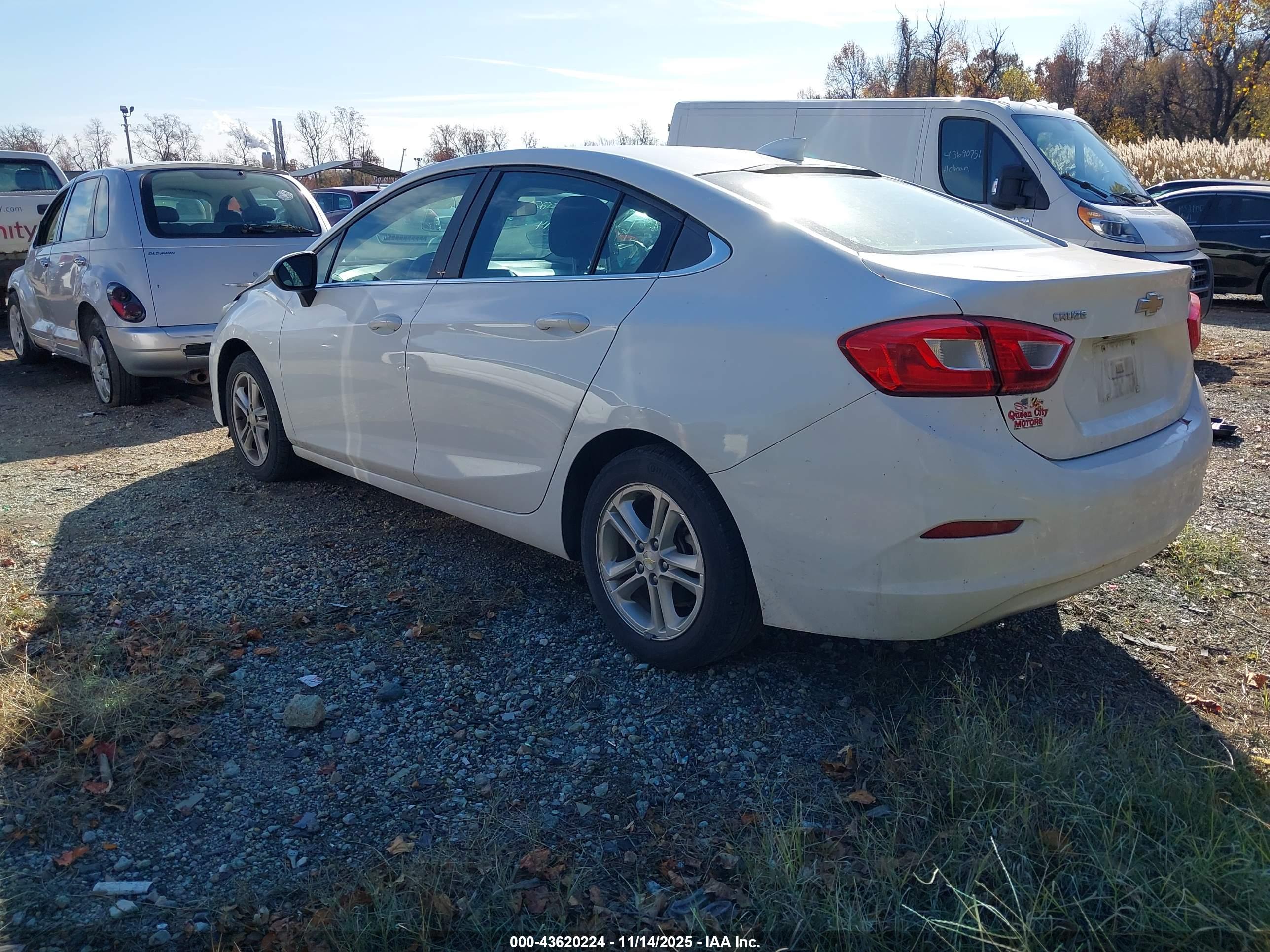 CHEVROLET CRUZE image 3