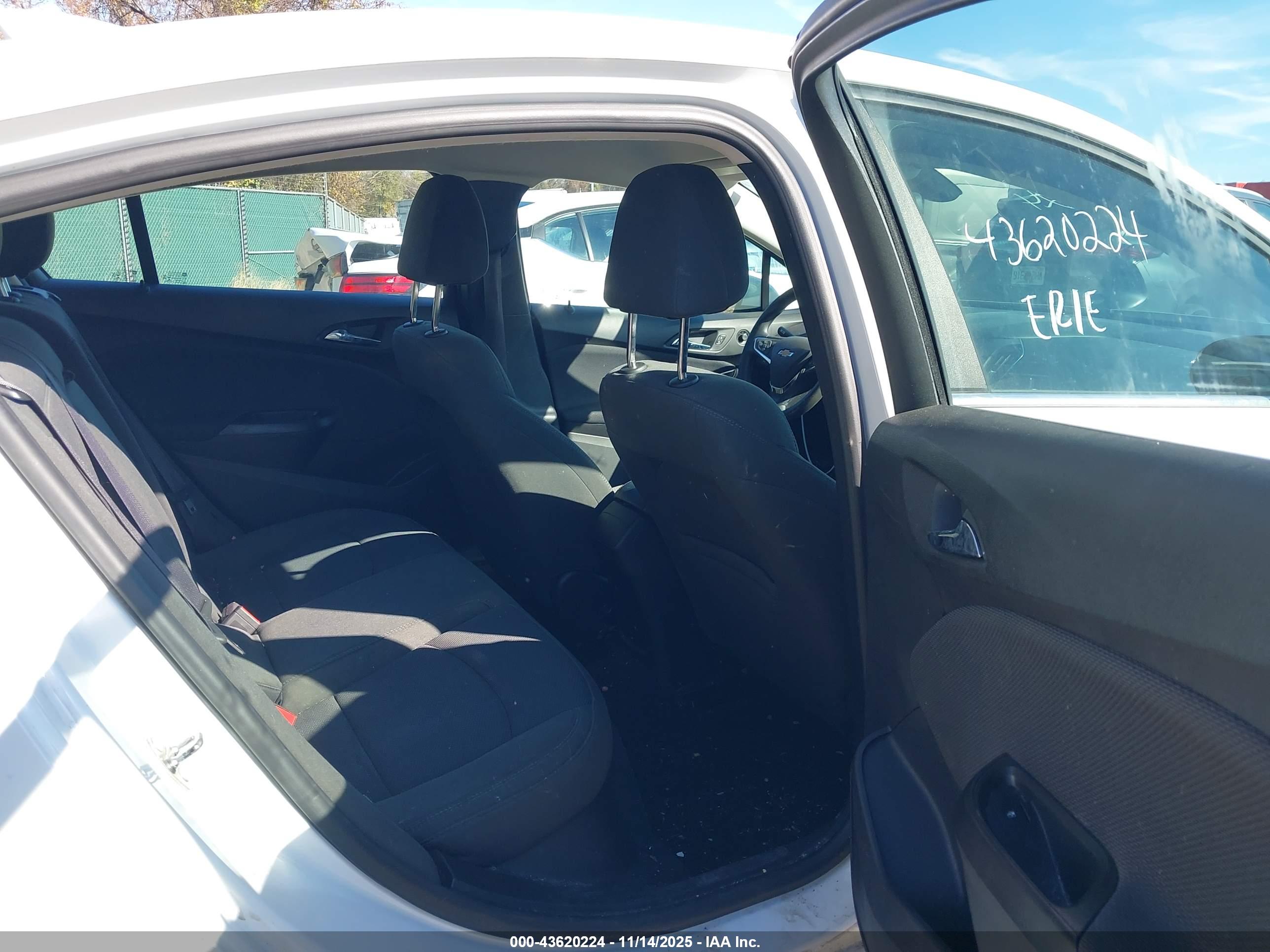CHEVROLET CRUZE image 8