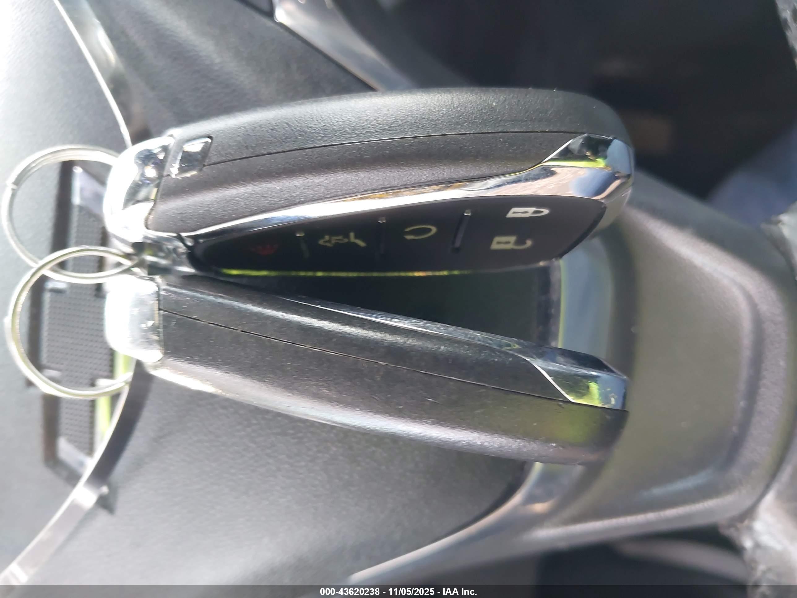 CHEVROLET EQUINOX image 11