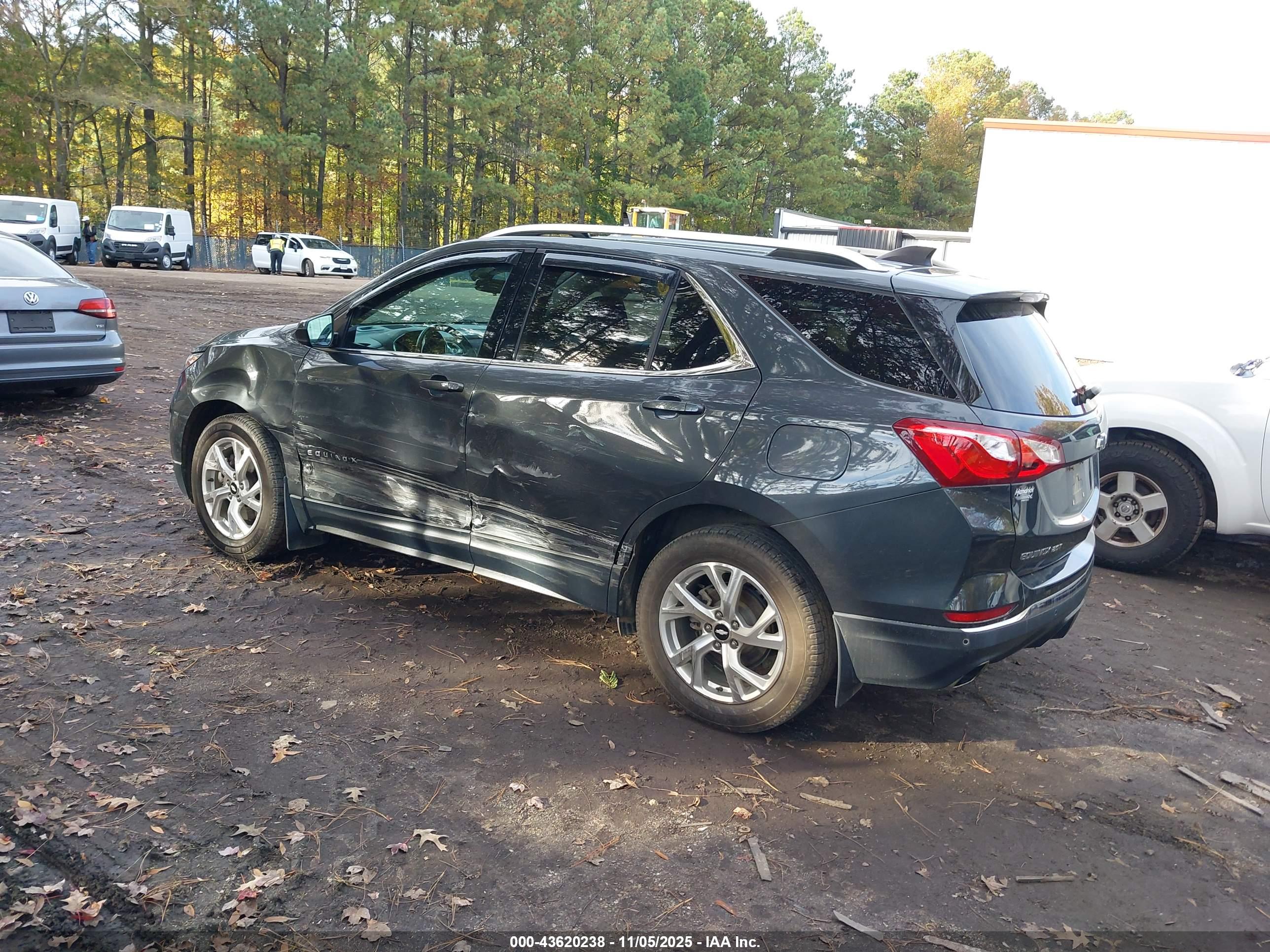 CHEVROLET EQUINOX image 3