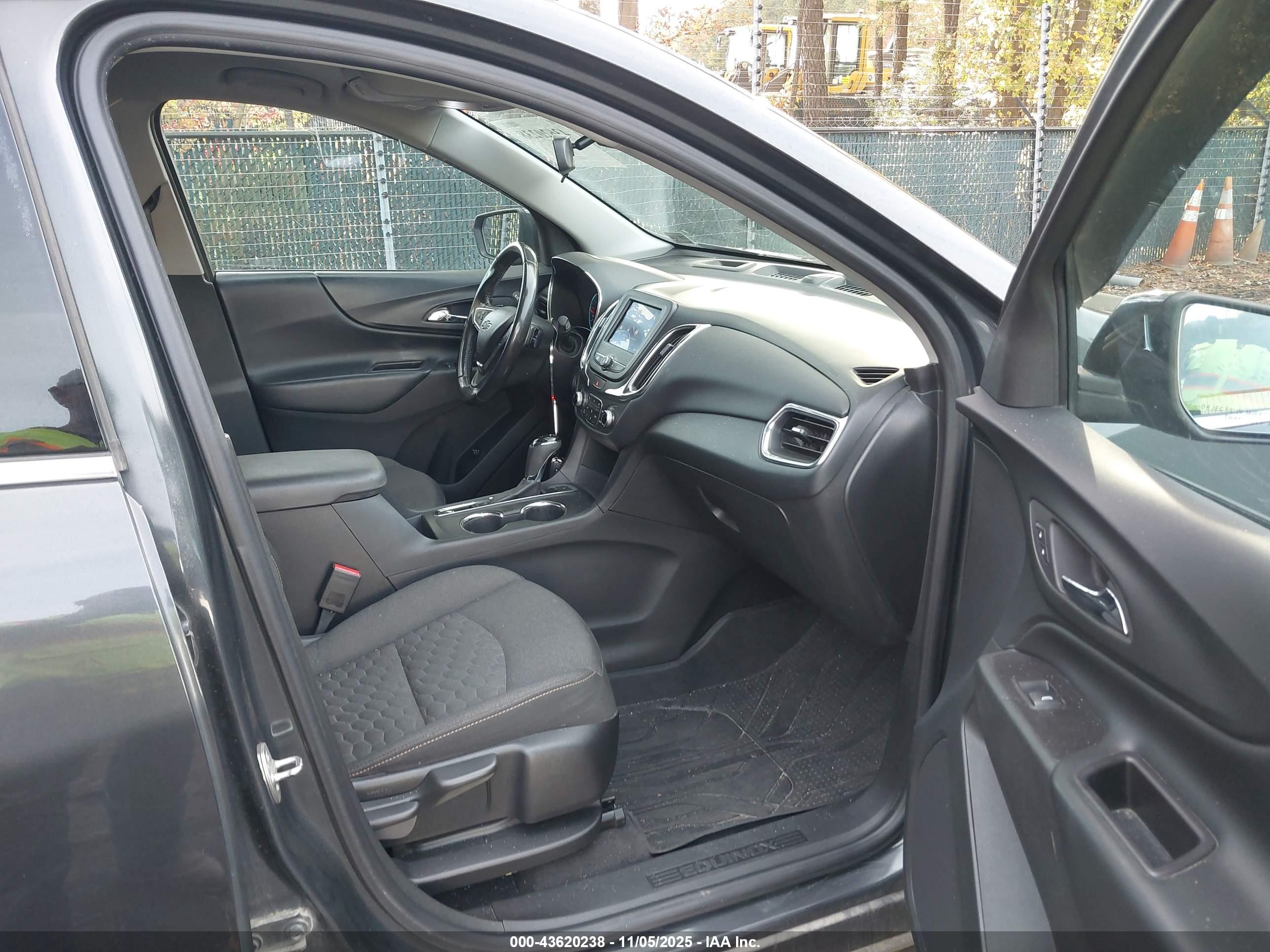 CHEVROLET EQUINOX image 5