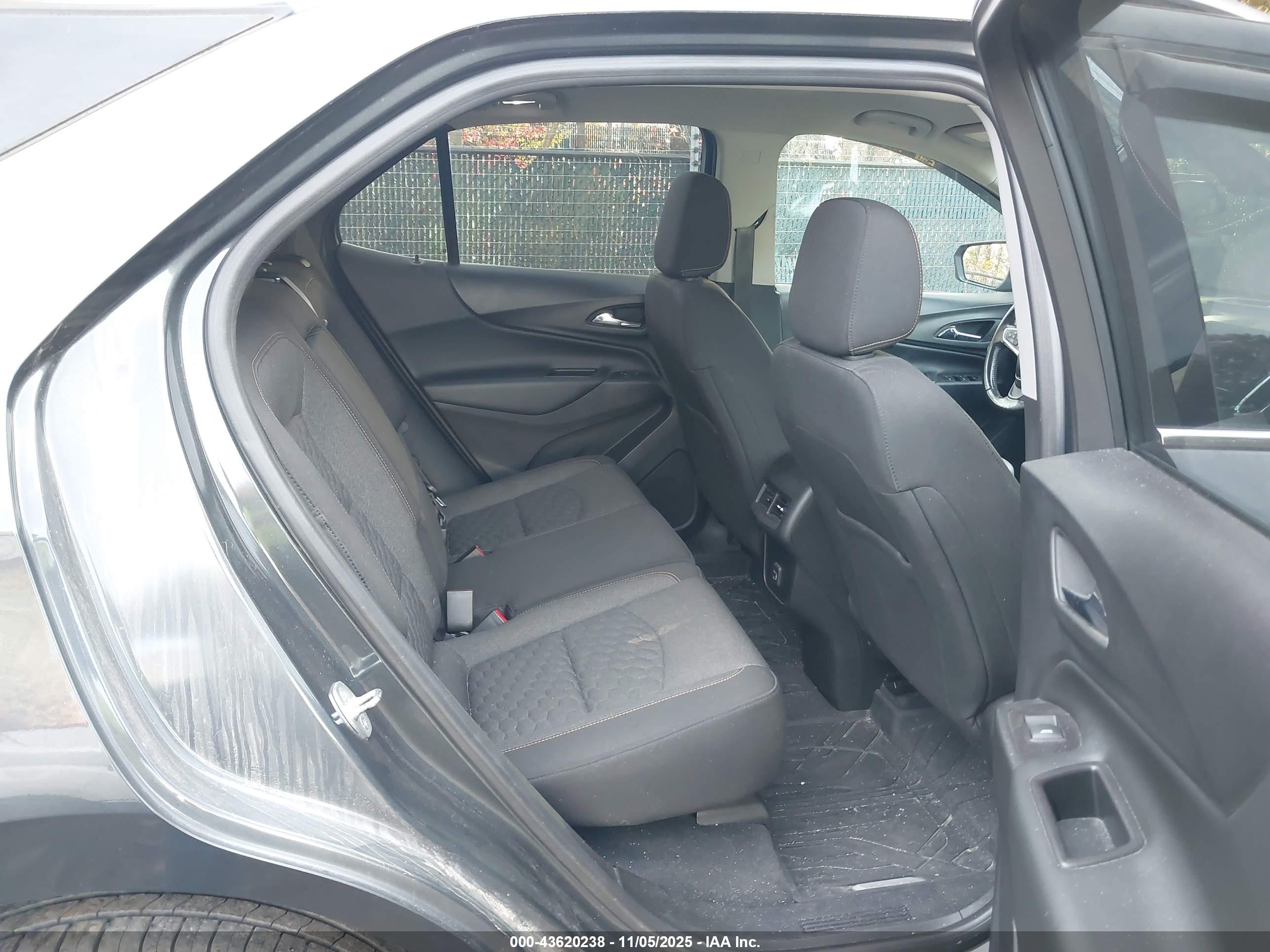 CHEVROLET EQUINOX image 8