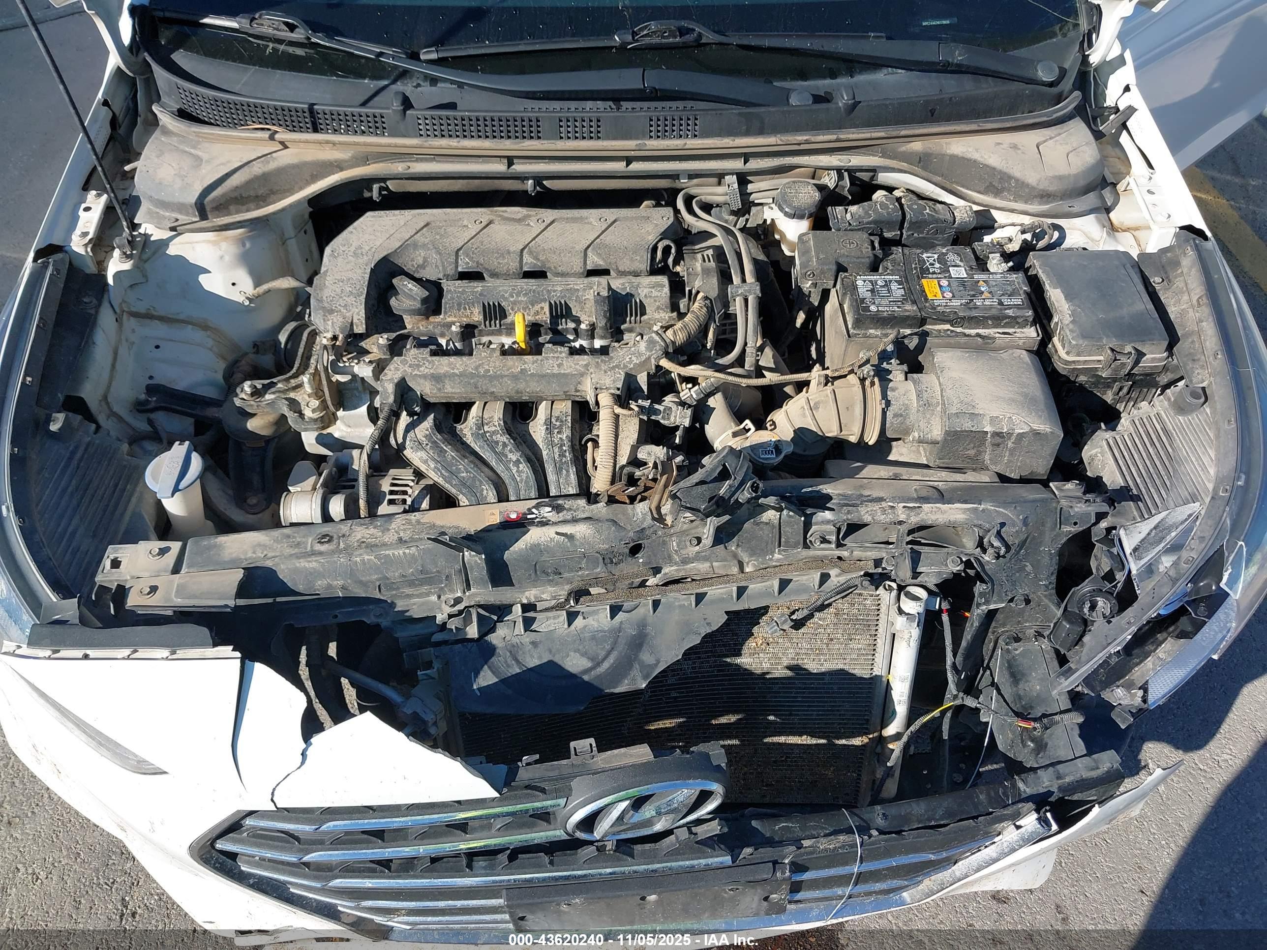 HYUNDAI ACCENT image 10