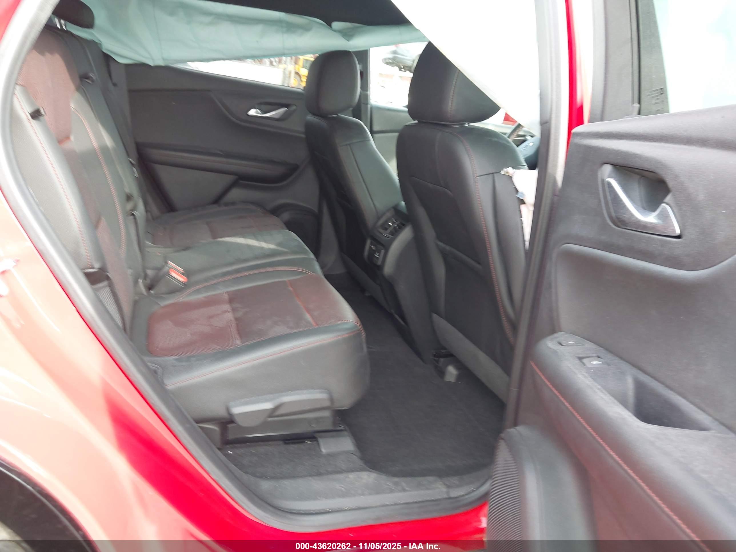CHEVROLET BLAZER image 8
