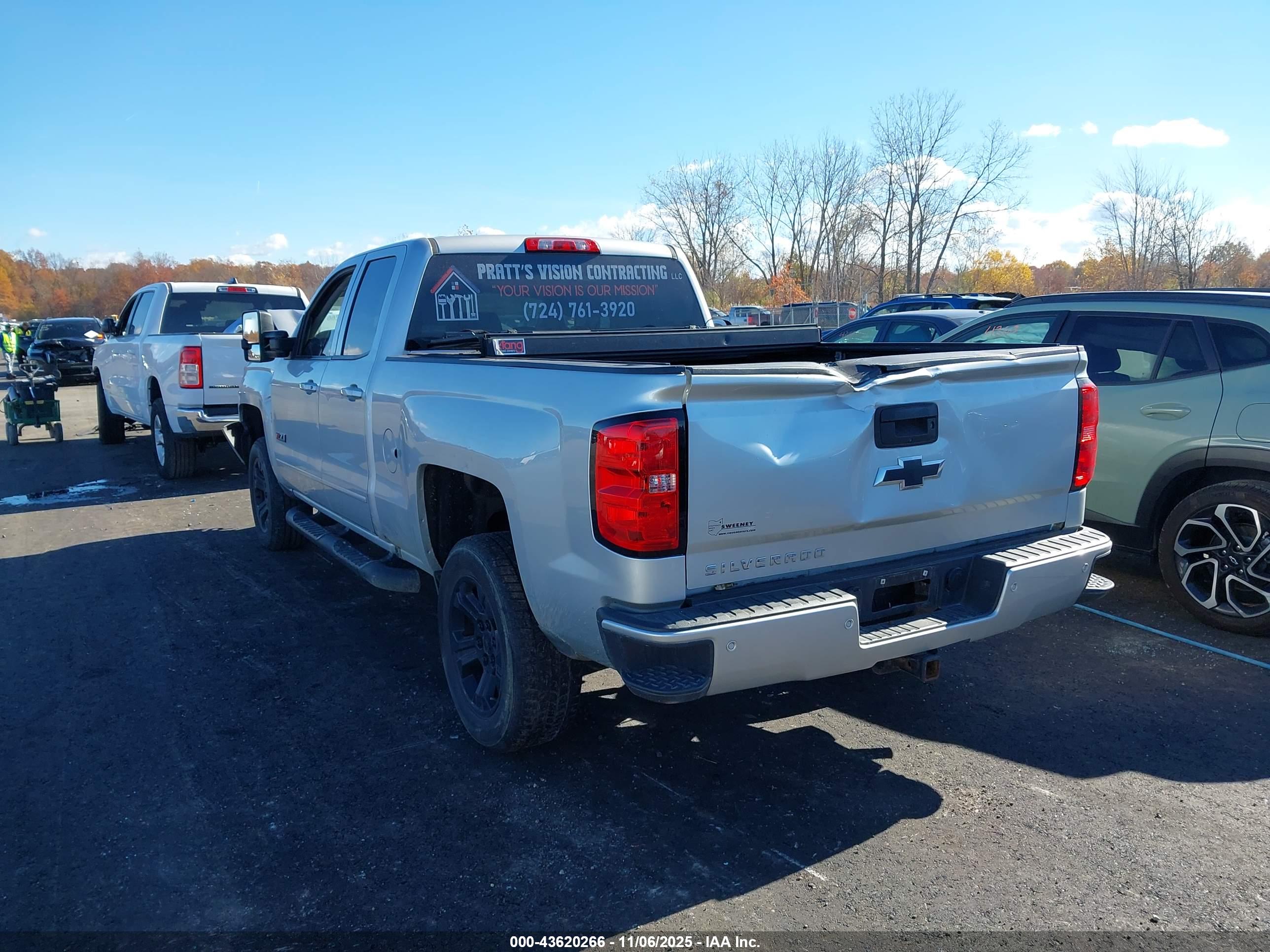 CHEVROLET SILVERADO image 3