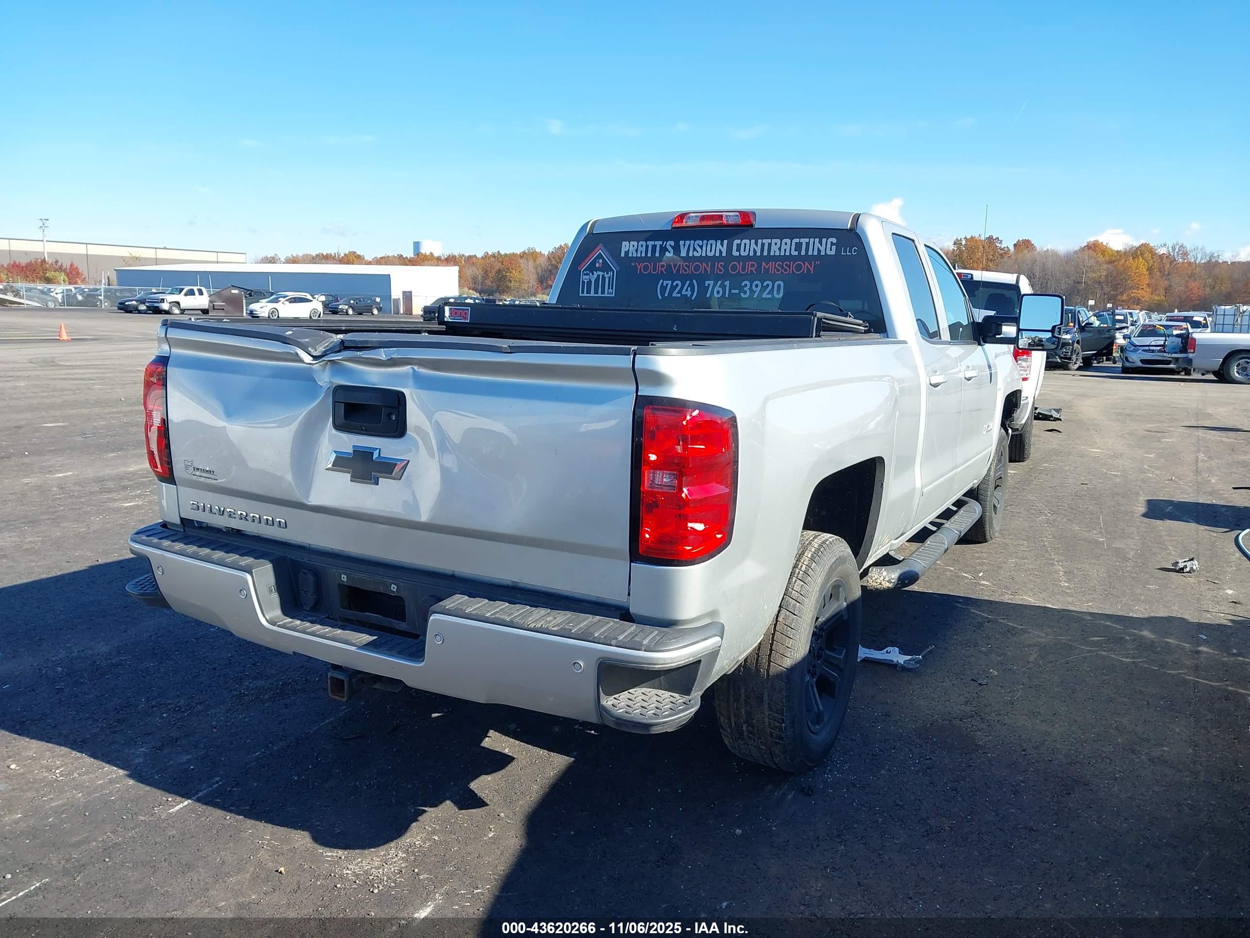 CHEVROLET SILVERADO image 4