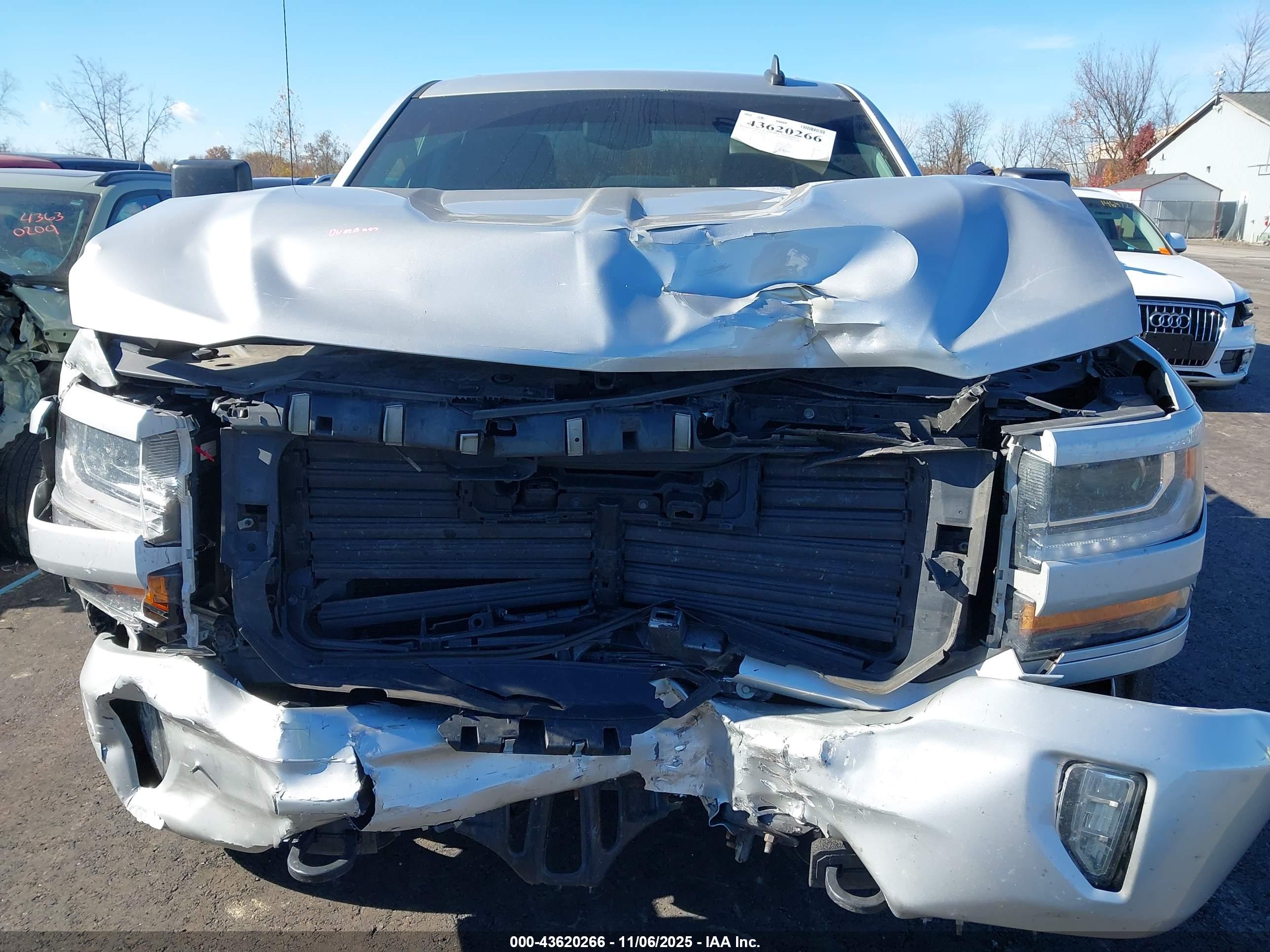 CHEVROLET SILVERADO image 6