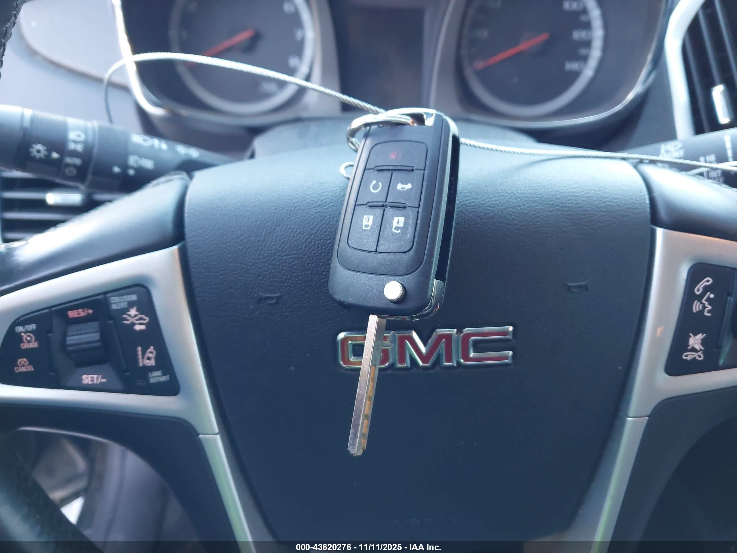 GMC TERRAIN image 11