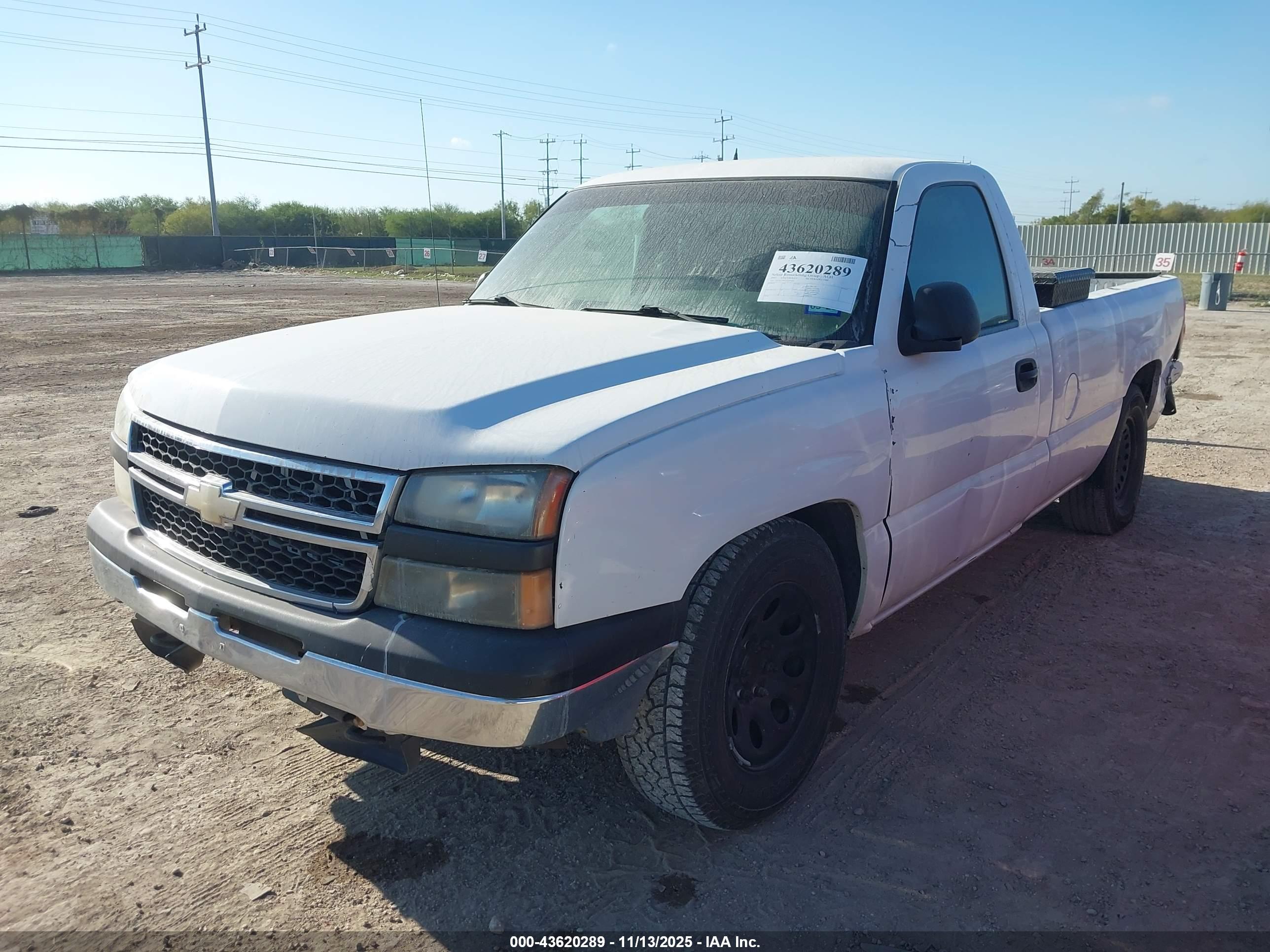 CHEVROLET SILVERADO image 2