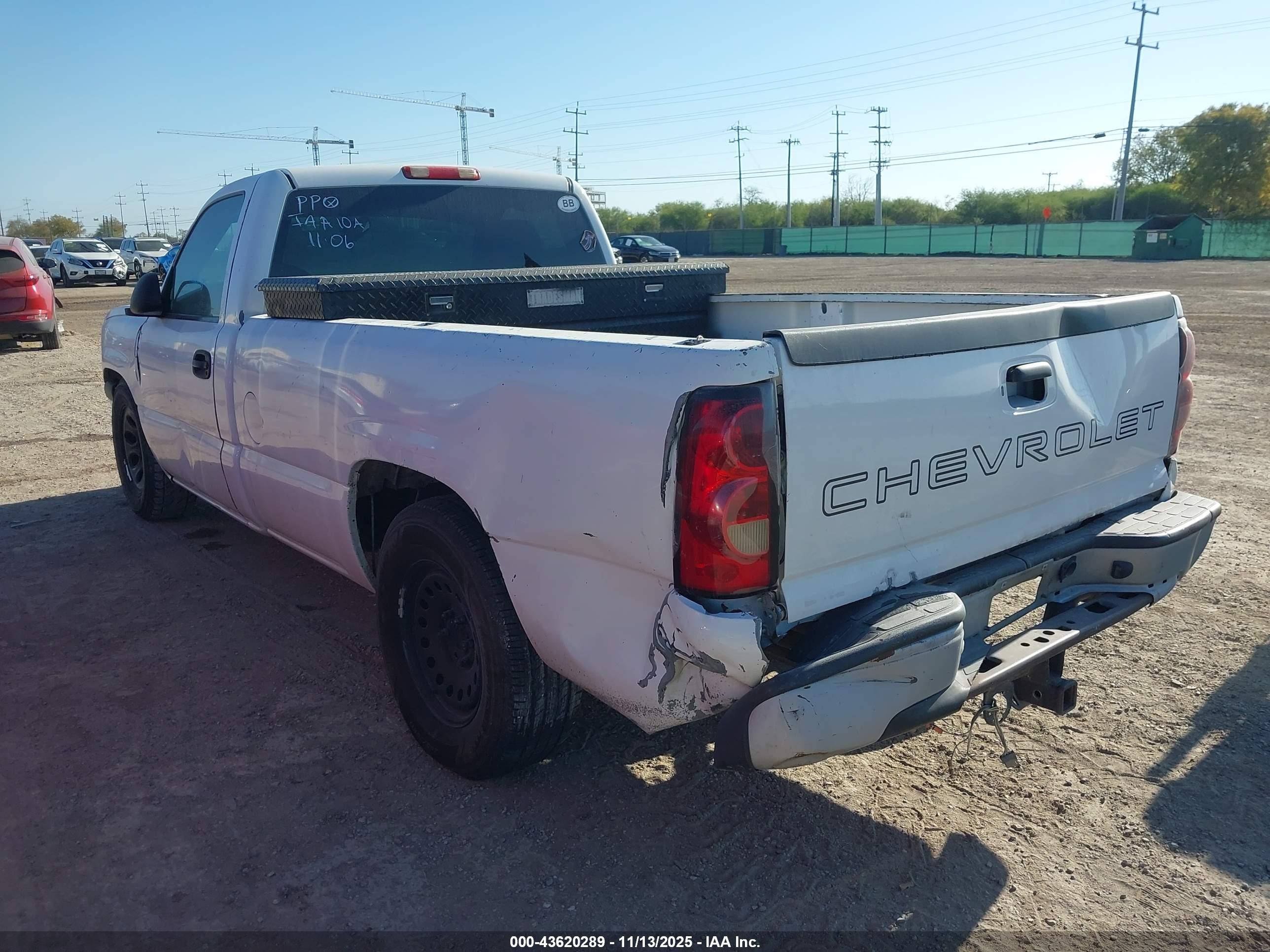 CHEVROLET SILVERADO image 3