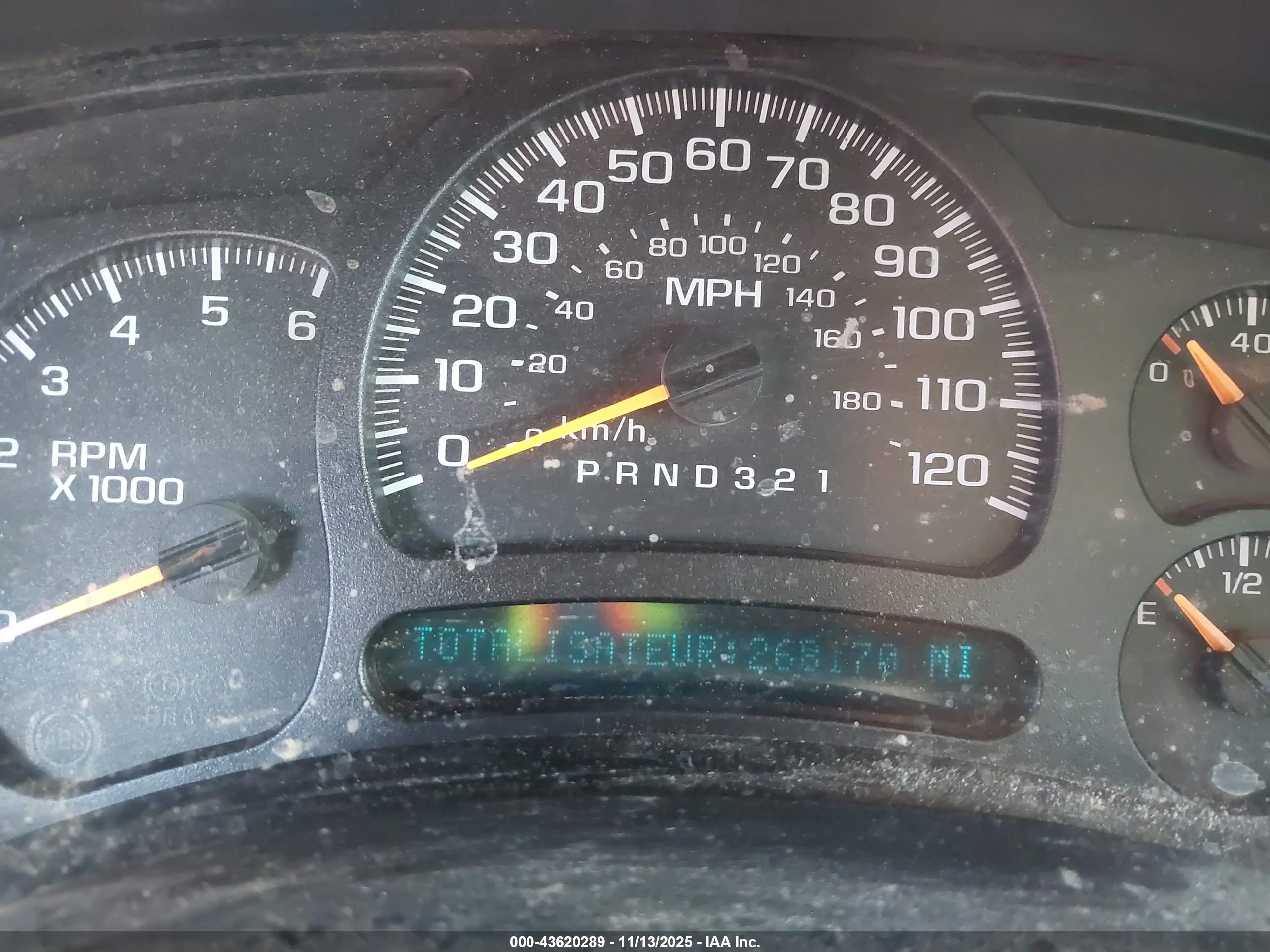 CHEVROLET SILVERADO image 7
