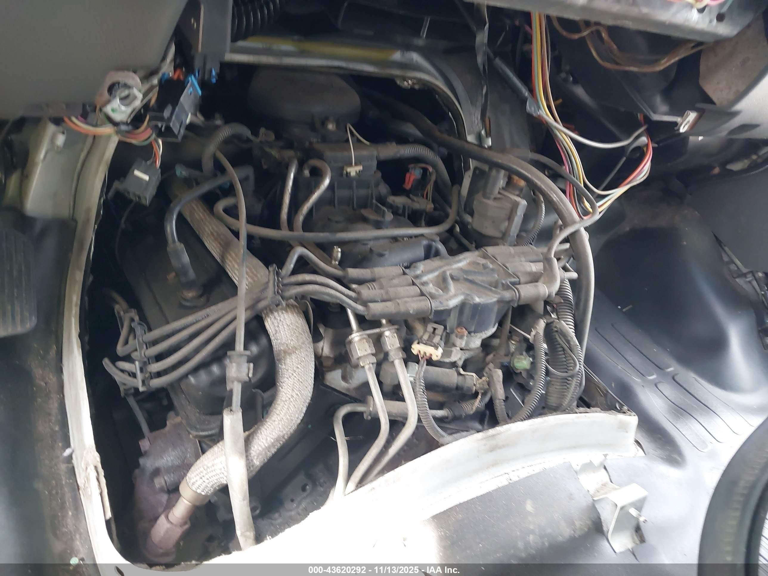 CHEVROLET EXPRESS image 10