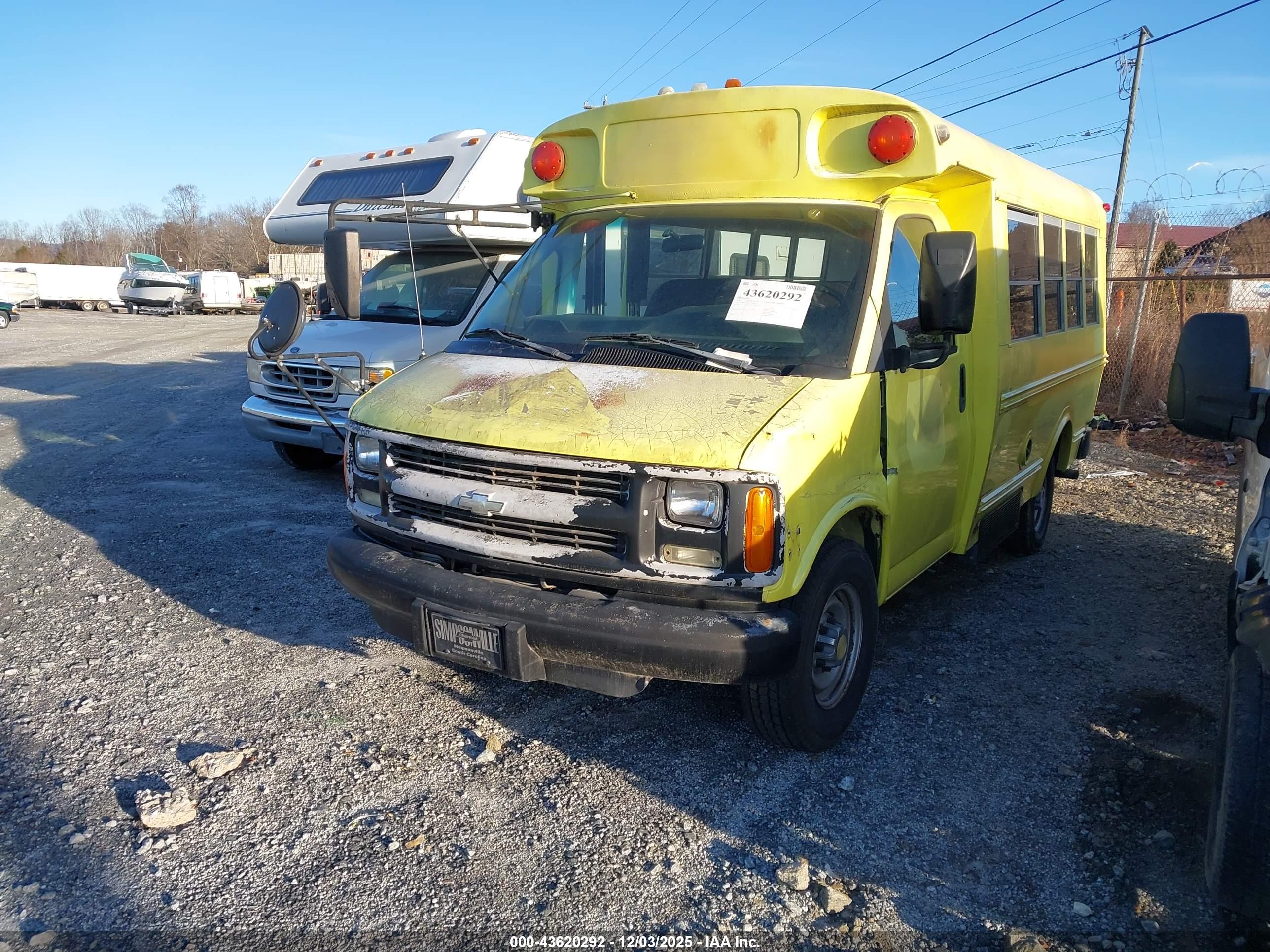 CHEVROLET EXPRESS image 2