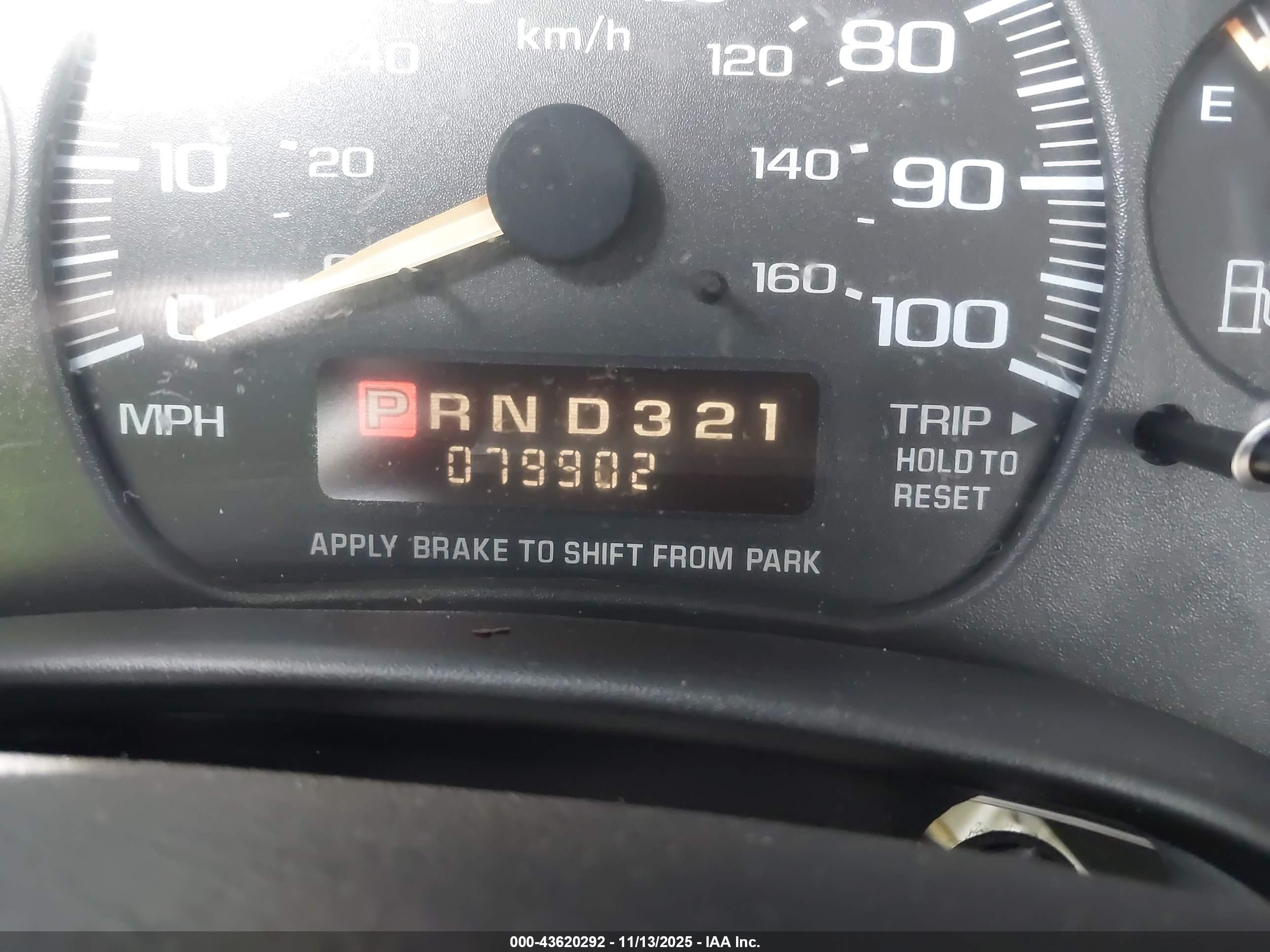CHEVROLET EXPRESS image 6