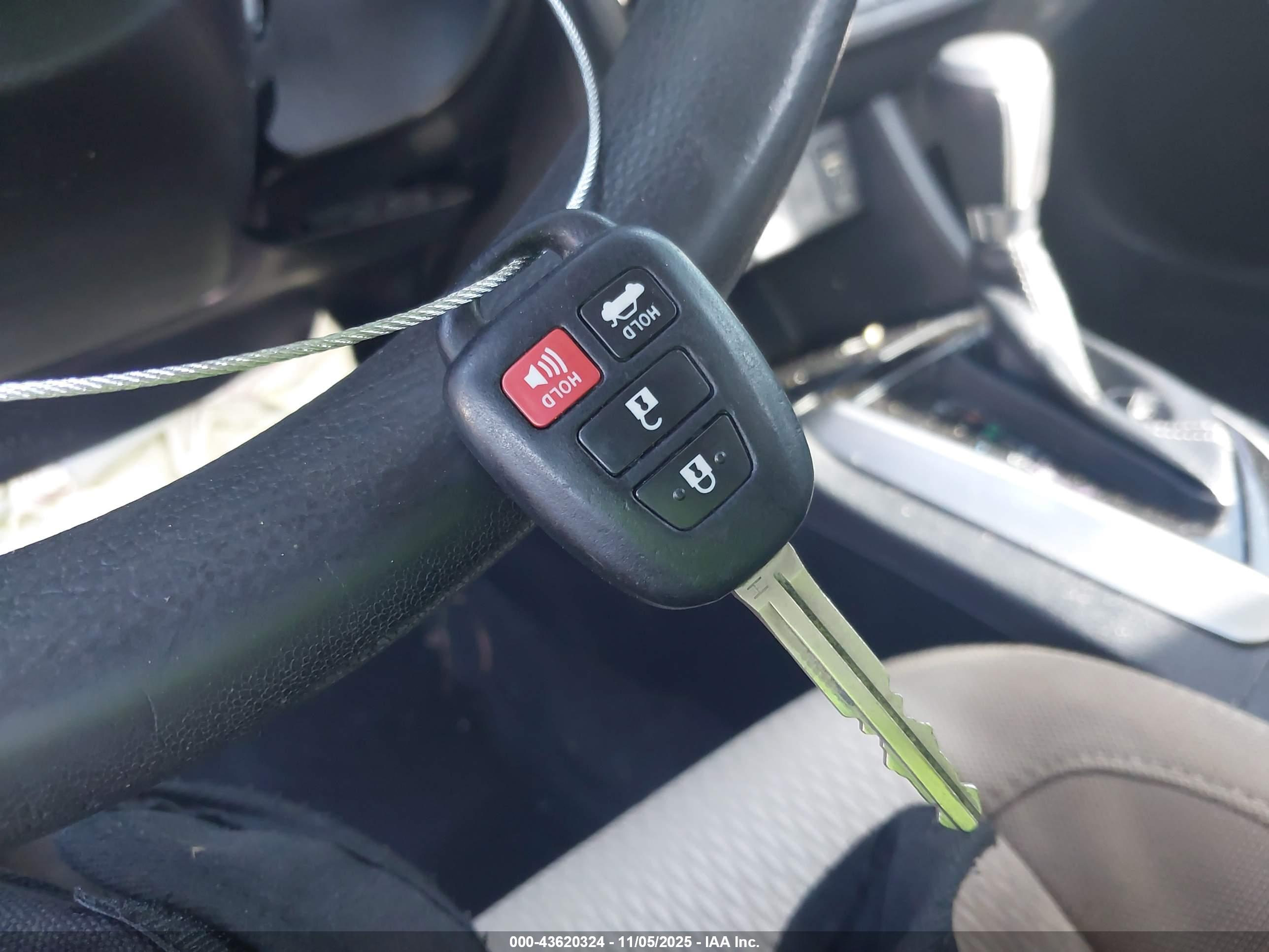 TOYOTA COROLLA image 11