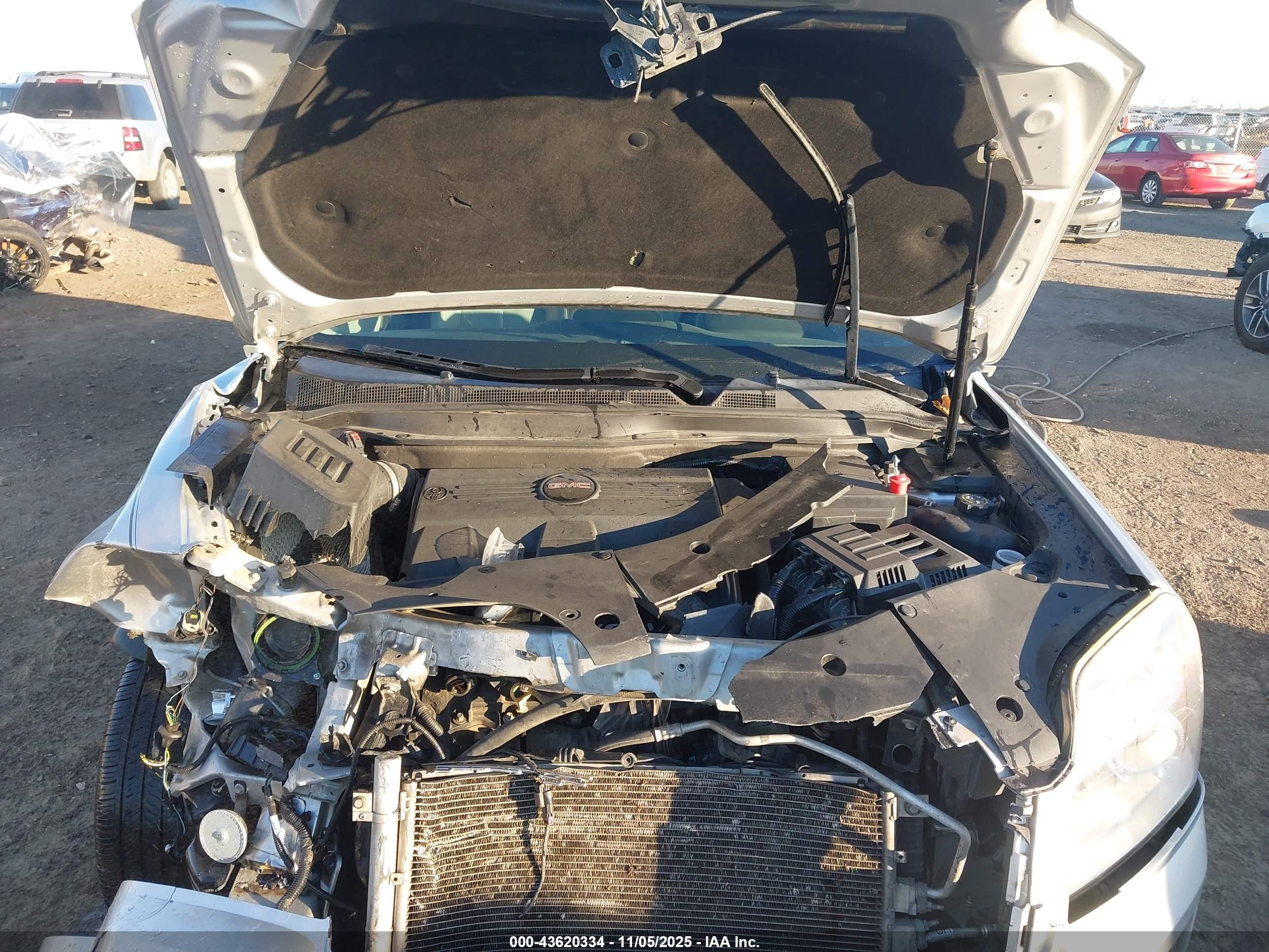 GMC TERRAIN image 10