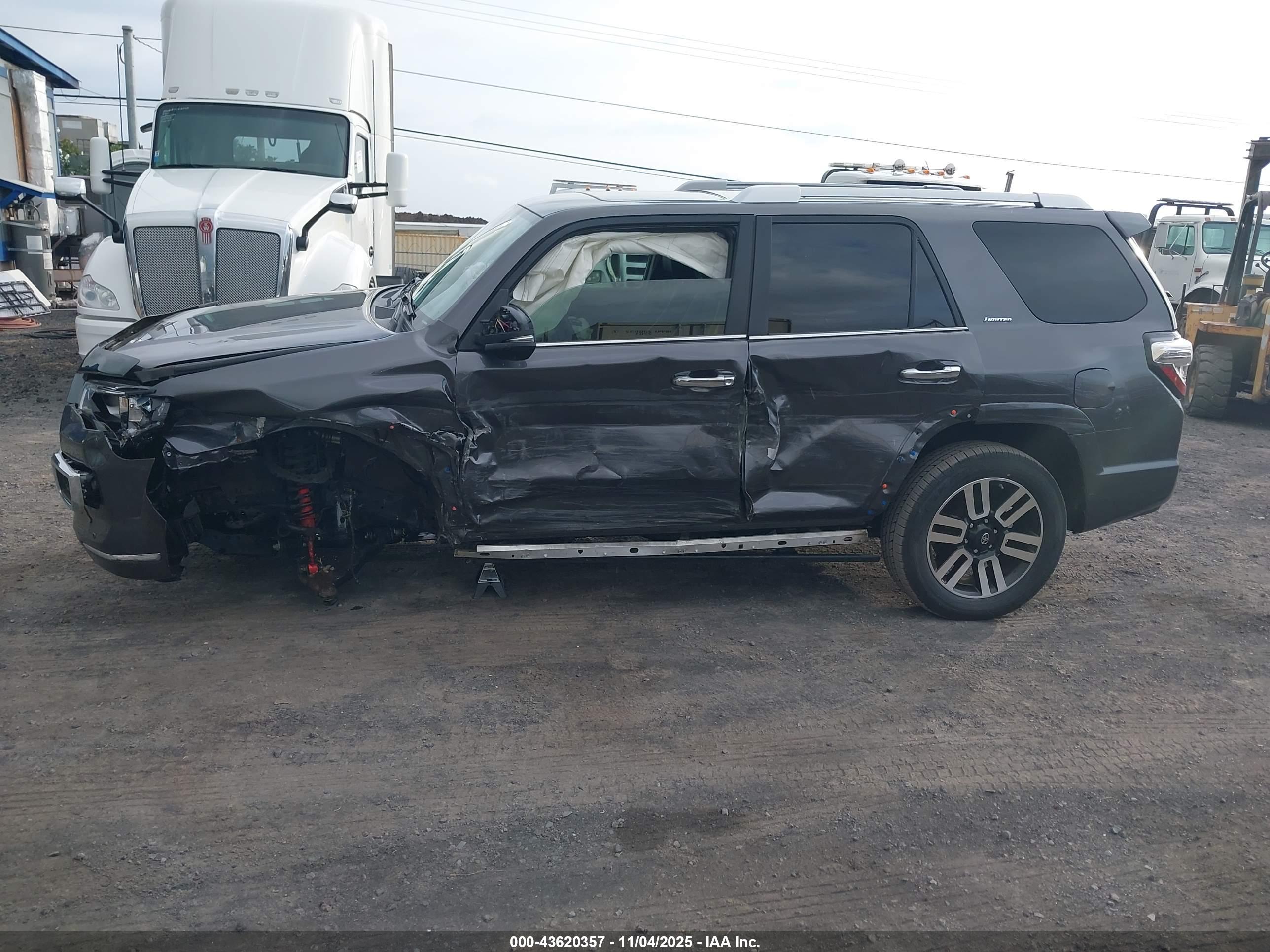 TOYOTA 4RUNNER image 6