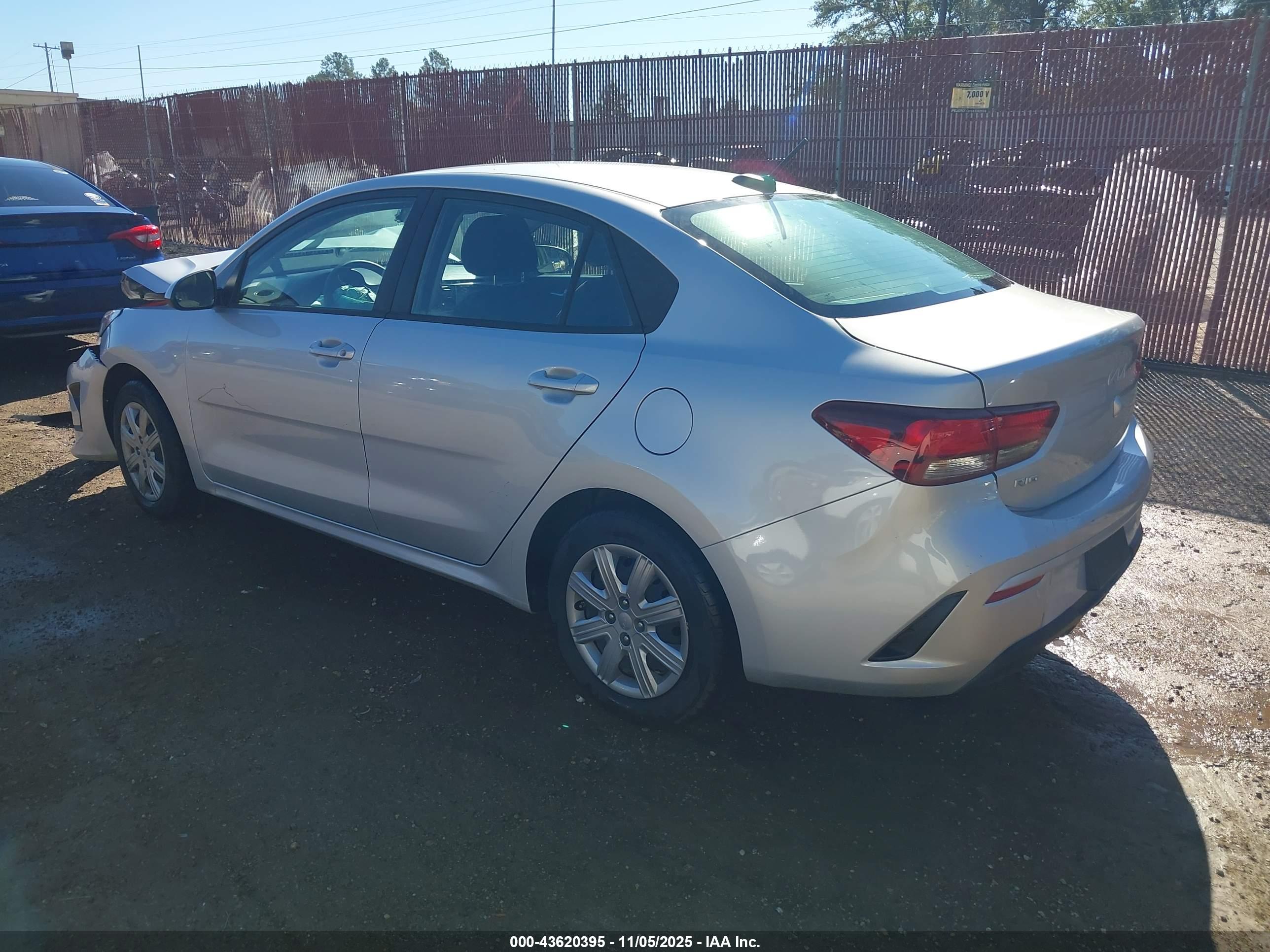KIA RIO image 3