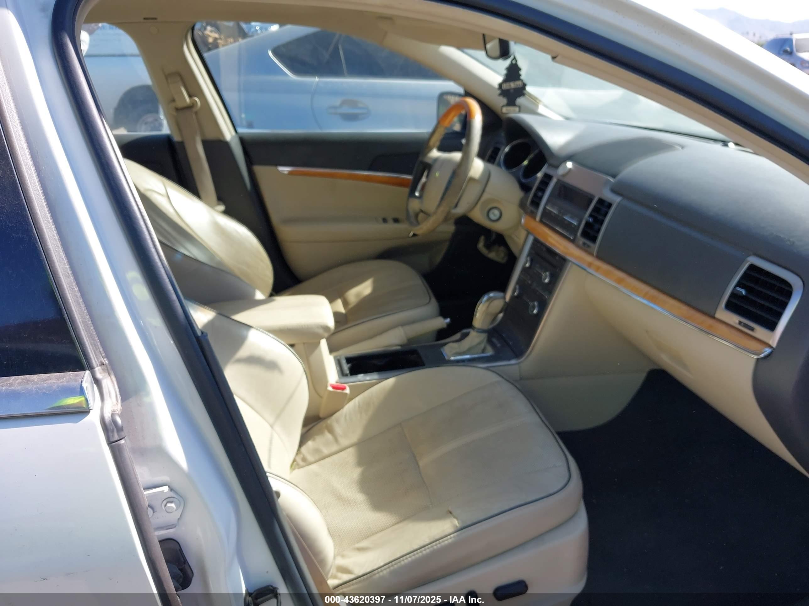 LINCOLN MKZ image 5