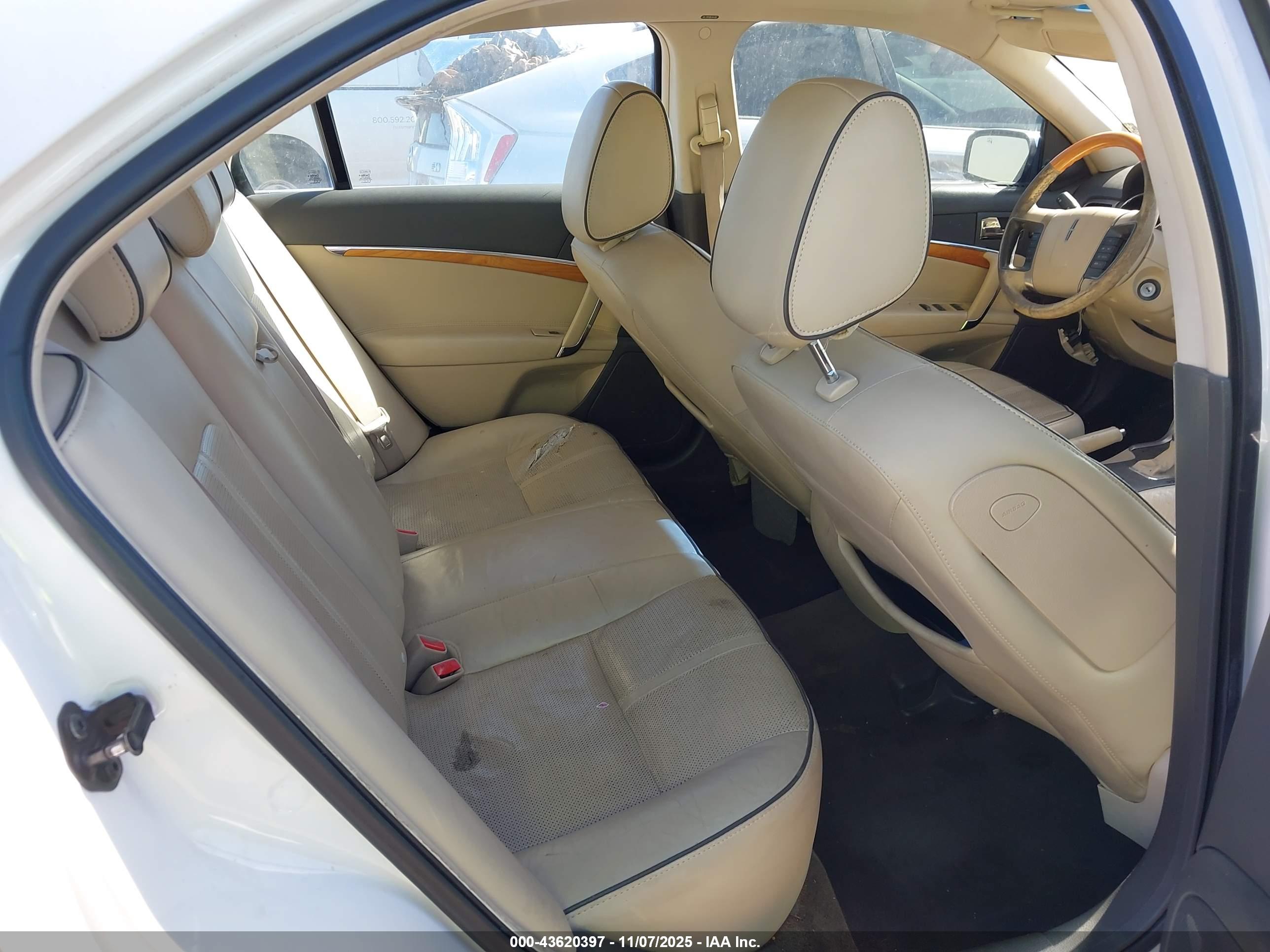 LINCOLN MKZ image 8
