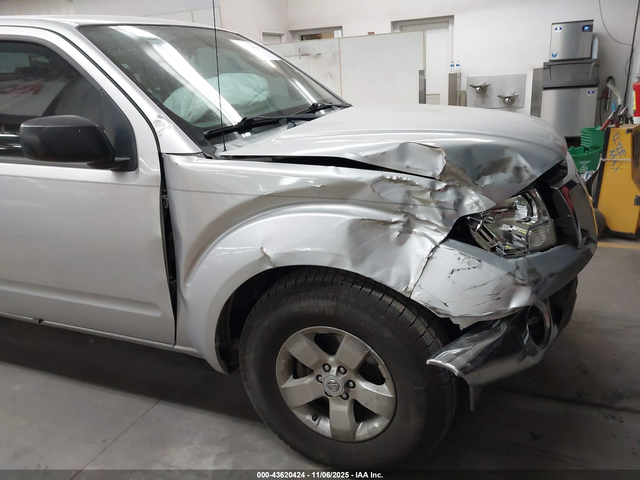 NISSAN FRONTIER image 6