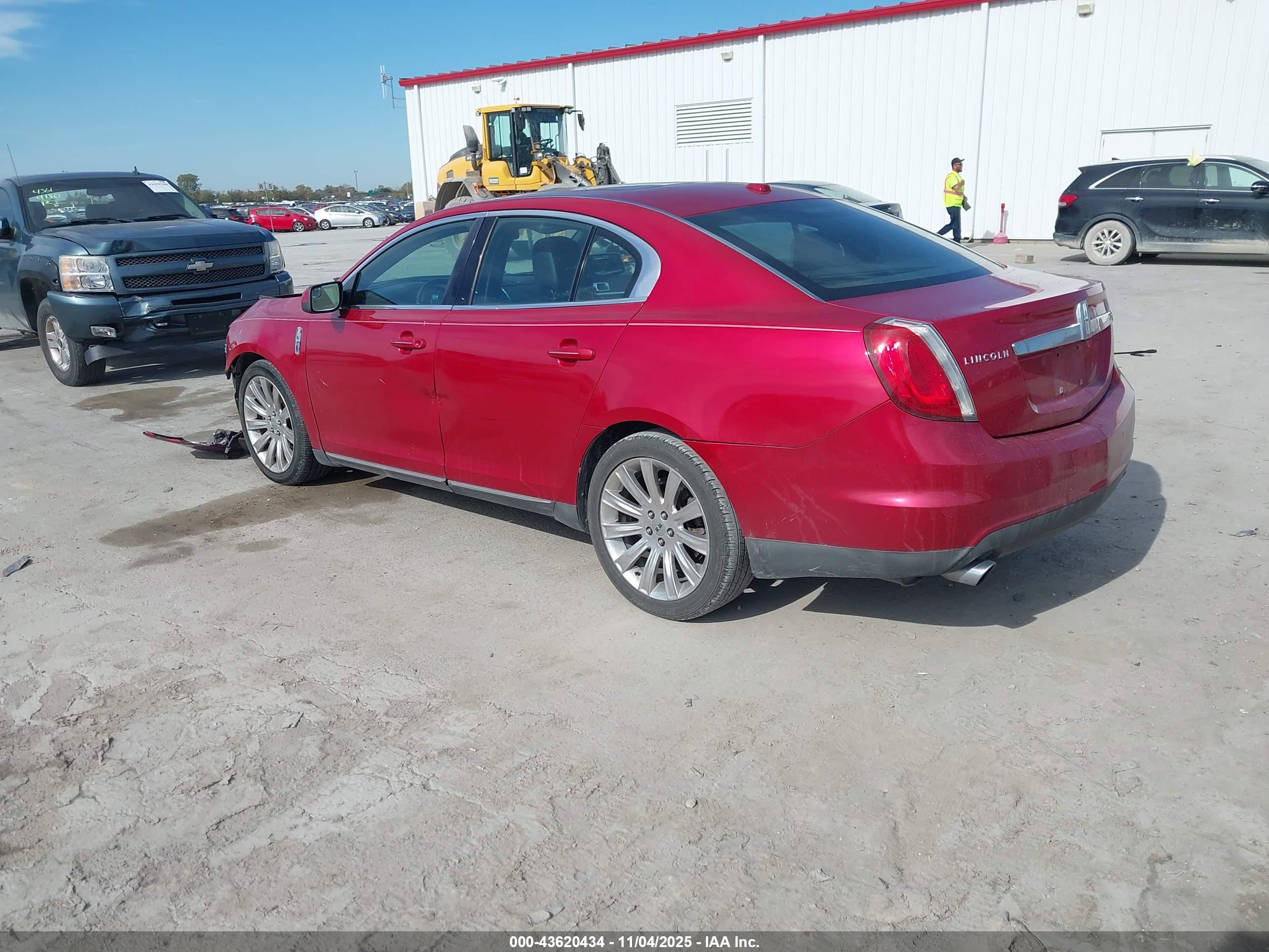 LINCOLN MKS image 3