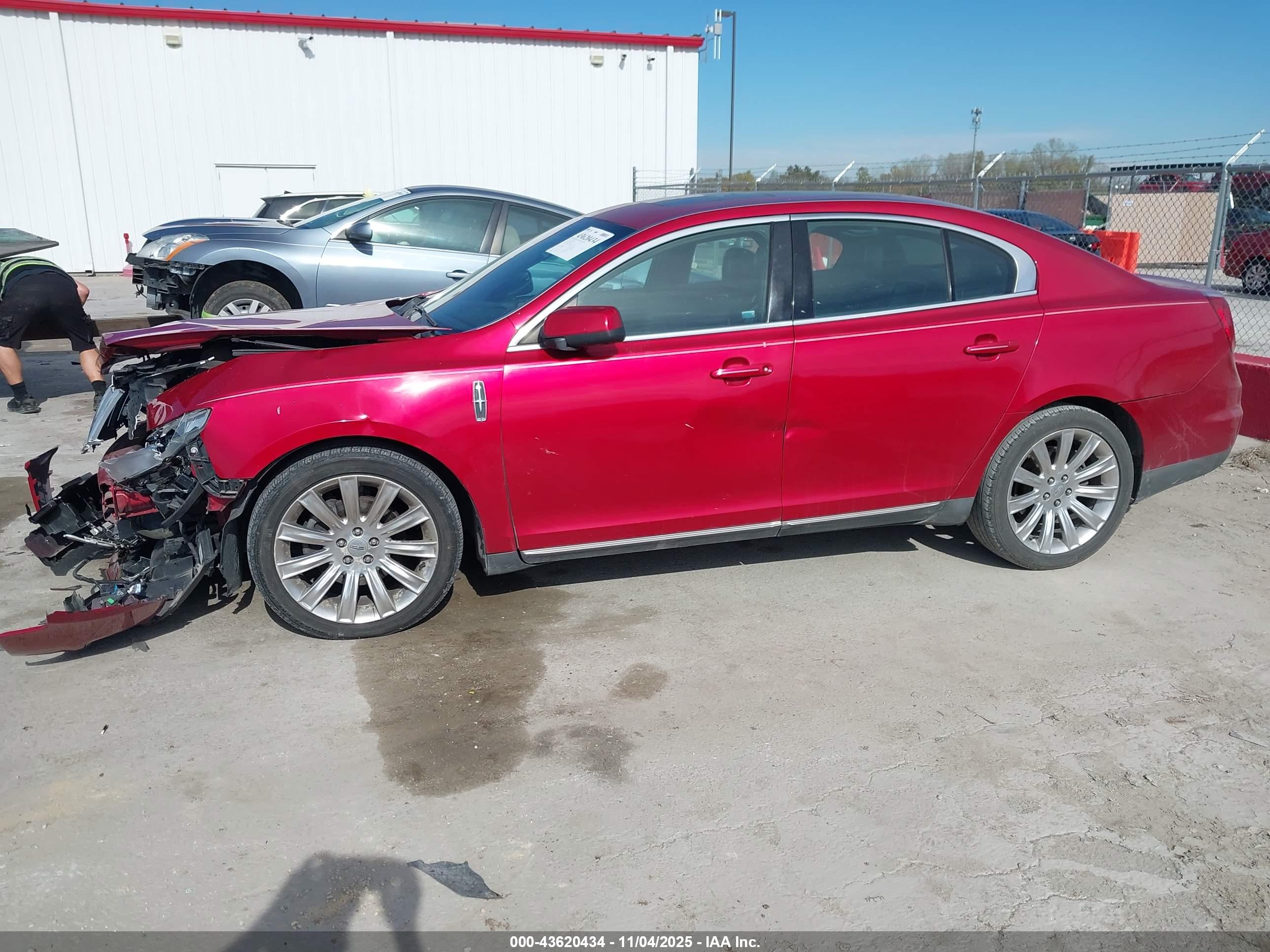 LINCOLN MKS image 6