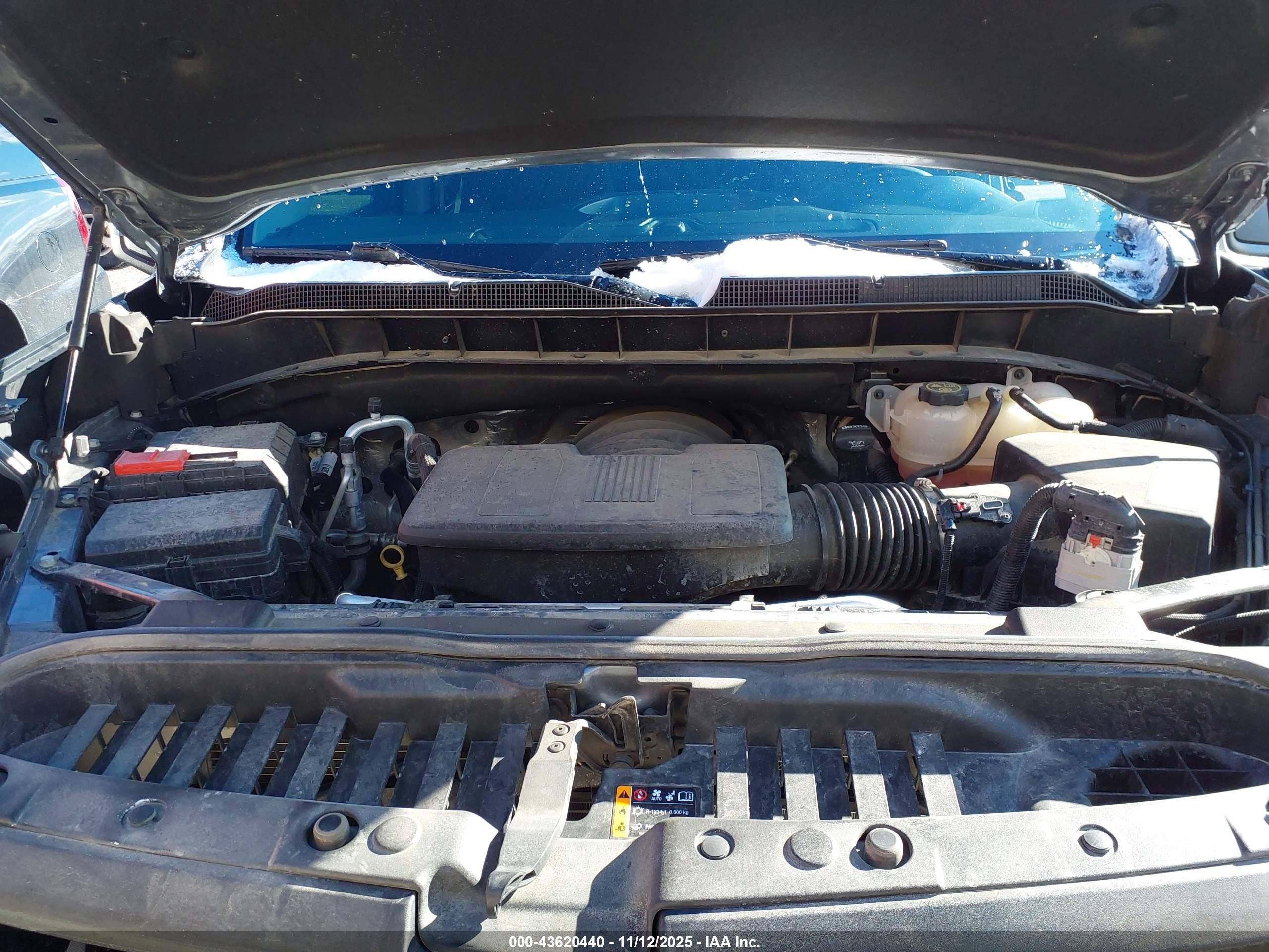 CHEVROLET SILVERADO image 10