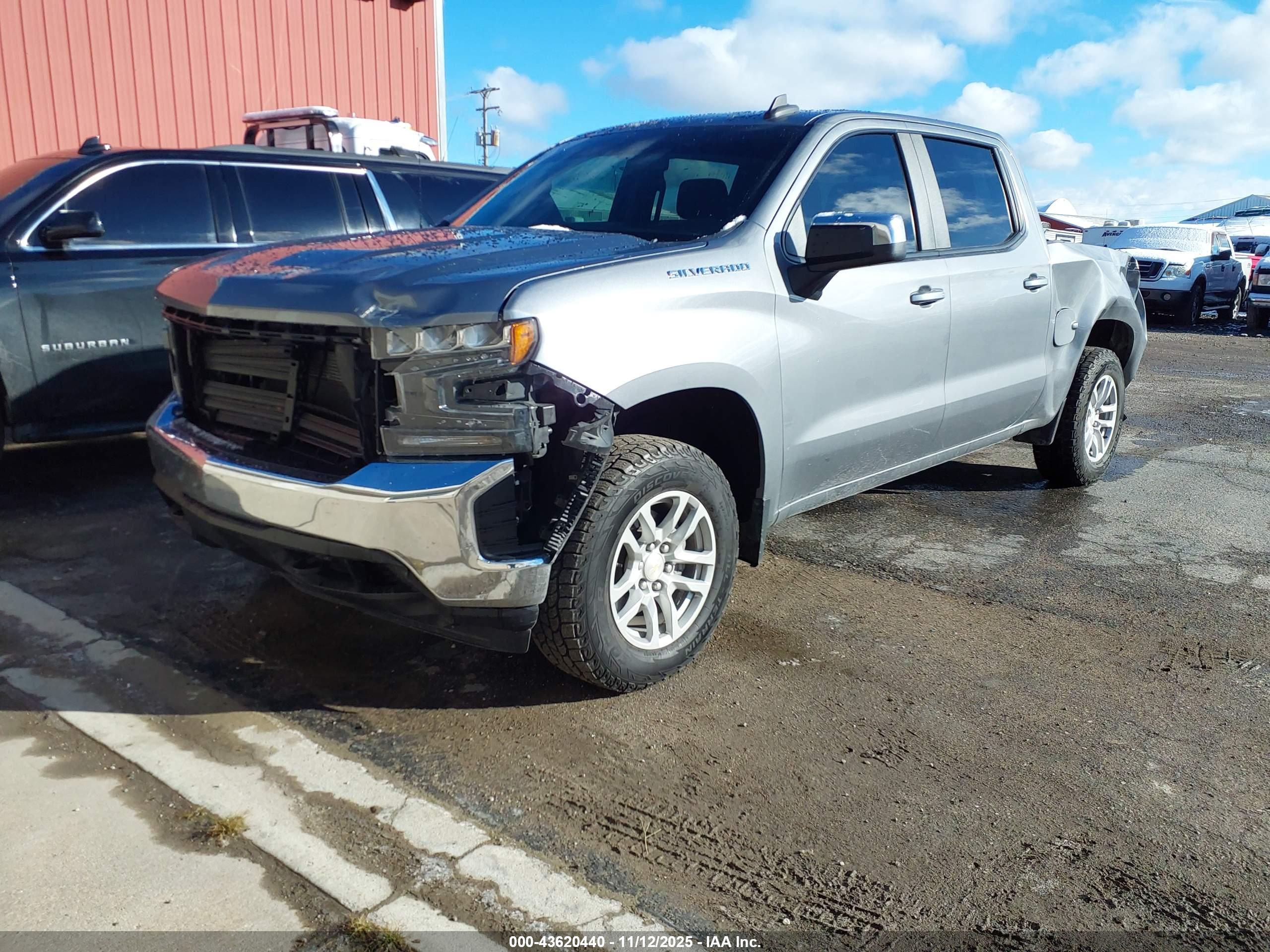 CHEVROLET SILVERADO image 2