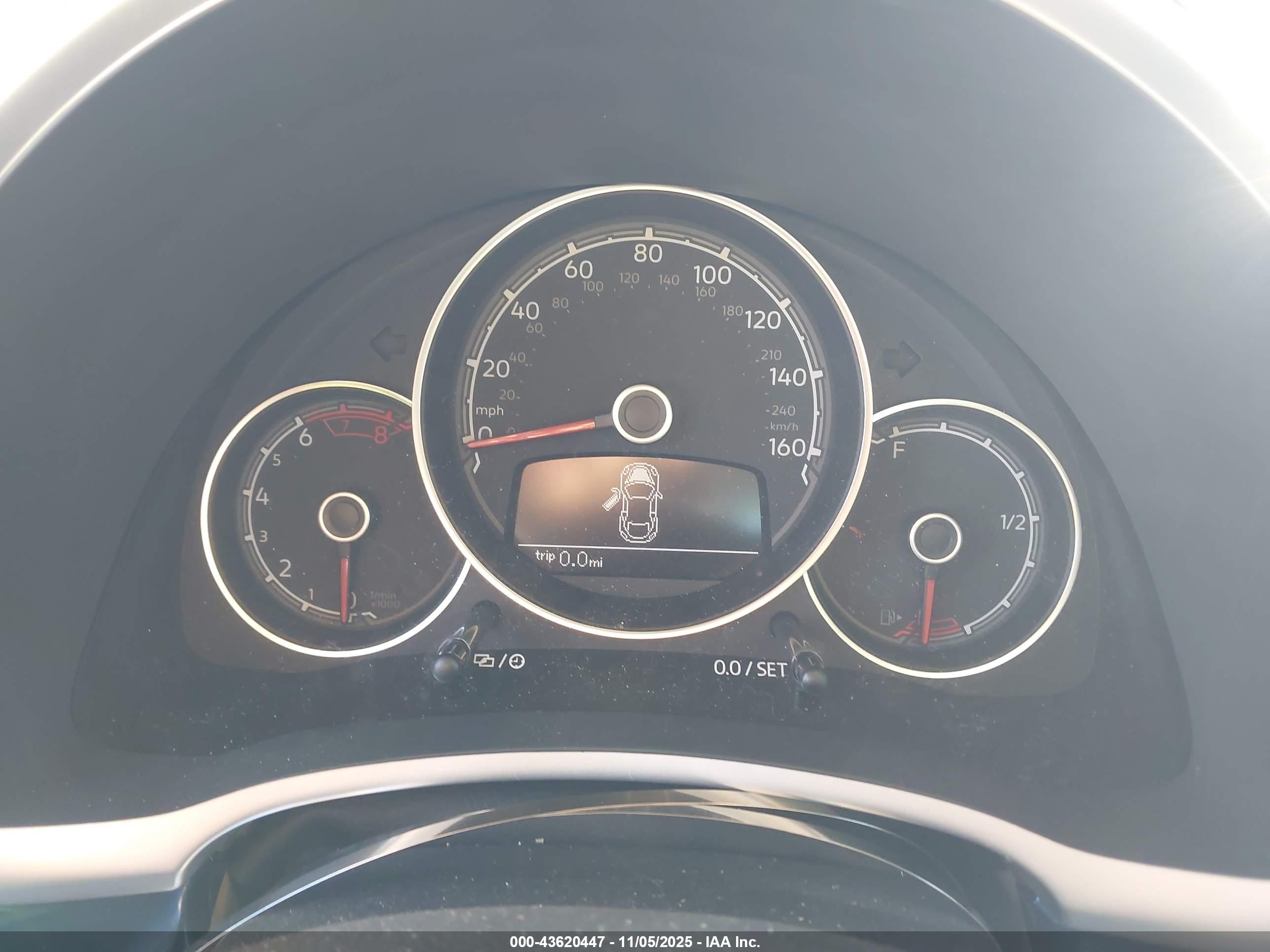 VOLKSWAGEN BEETLE image 7