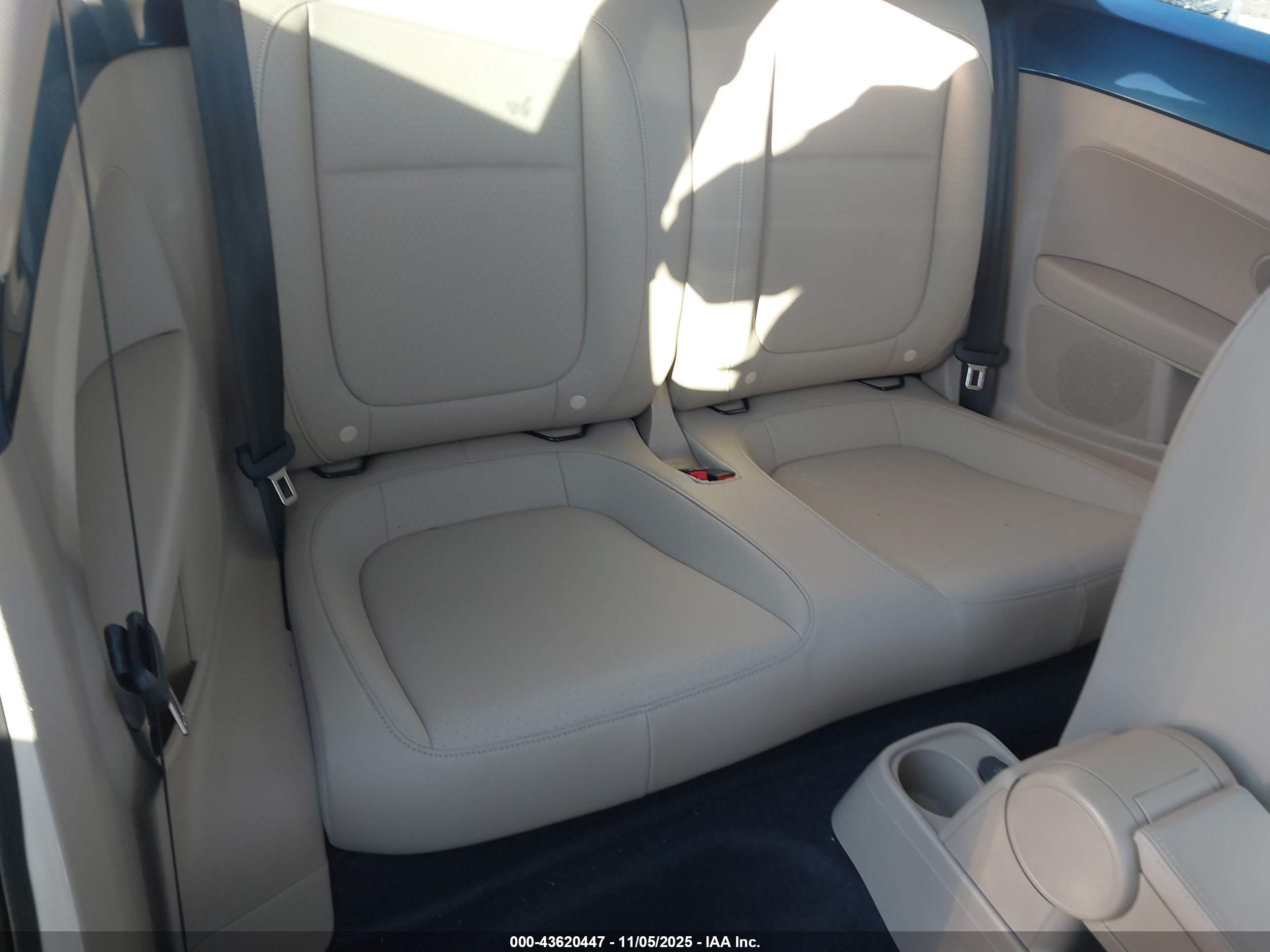 VOLKSWAGEN BEETLE image 8