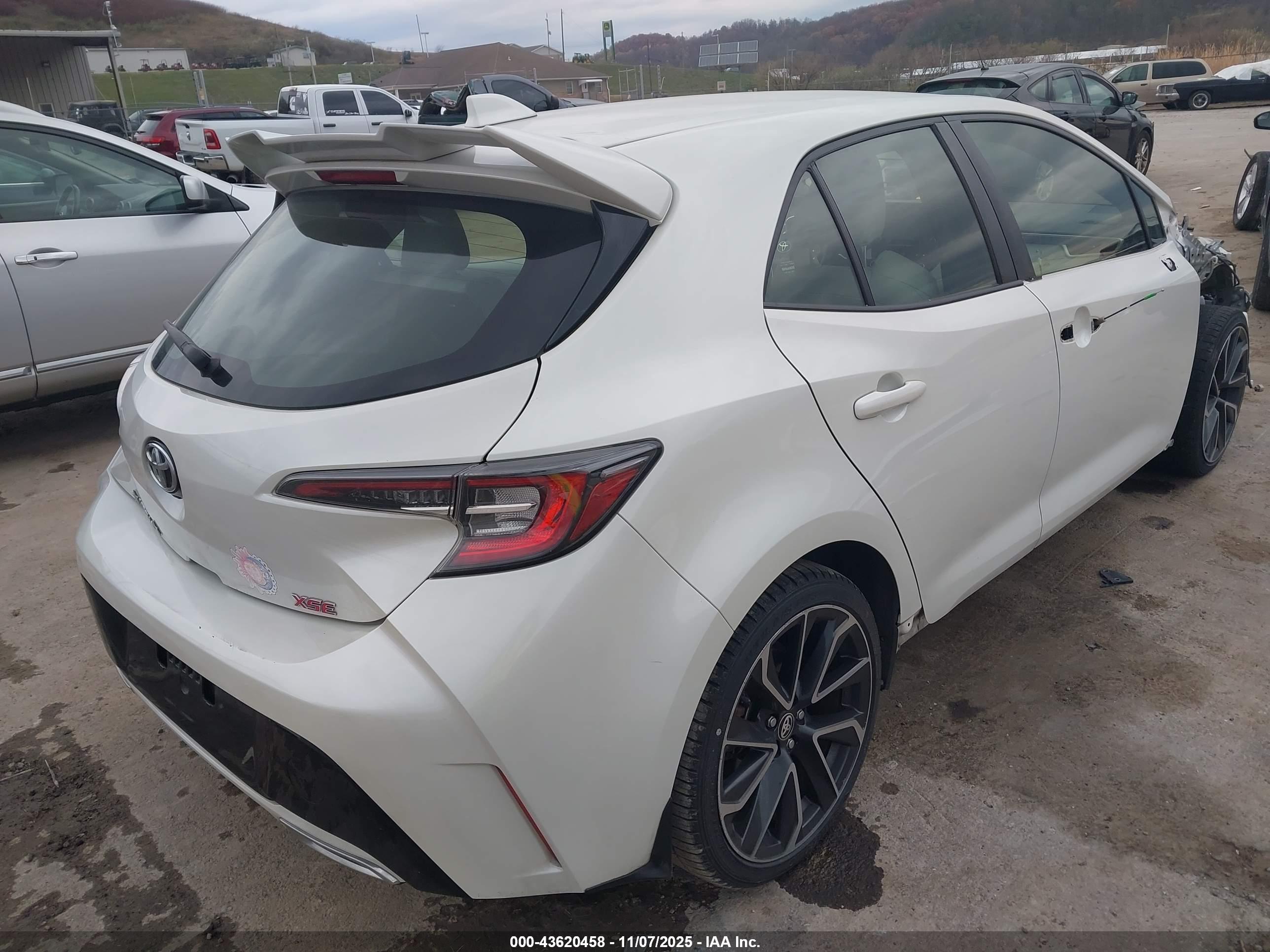TOYOTA COROLLA image 4