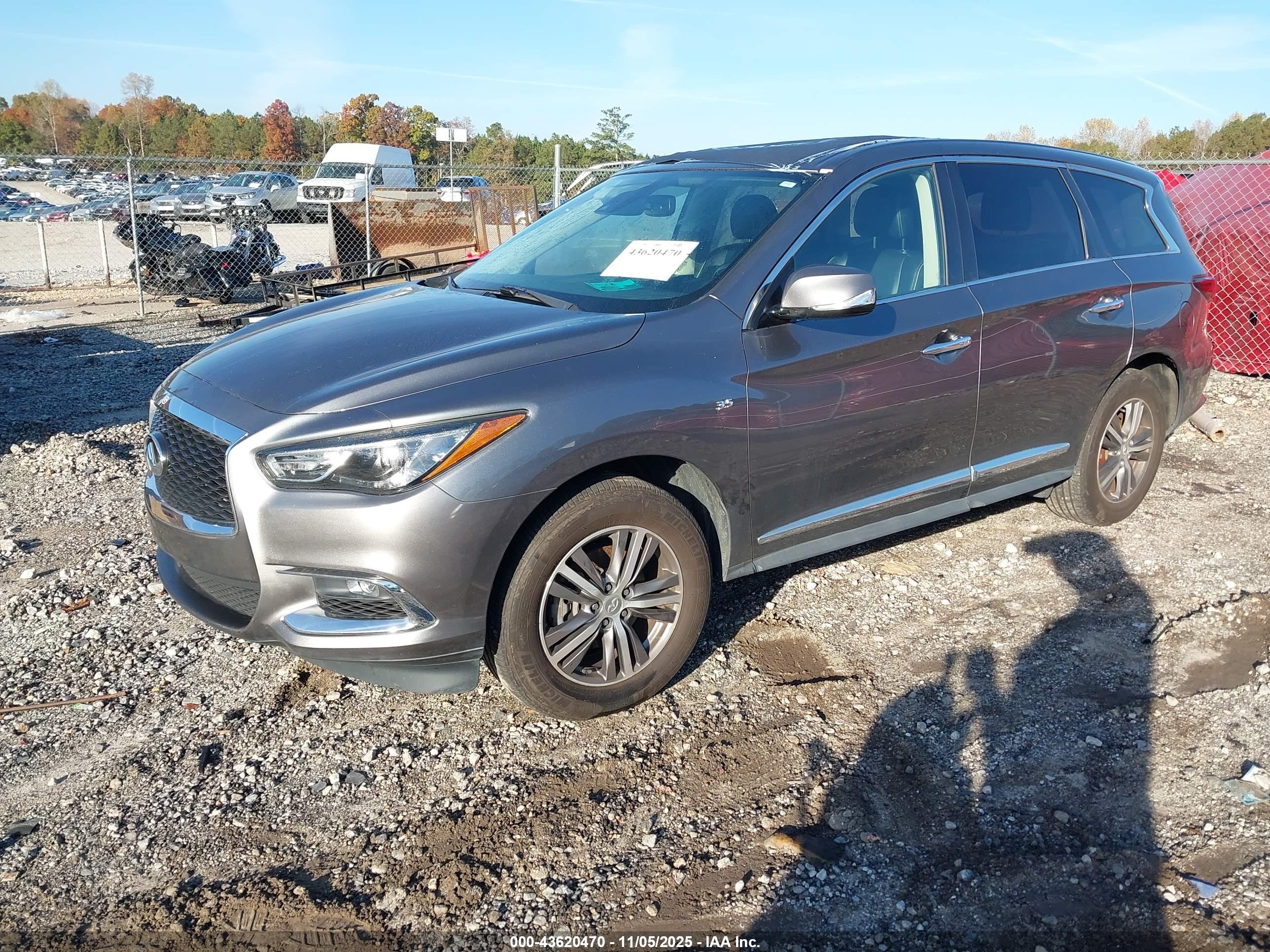 INFINITI QX60 image 2