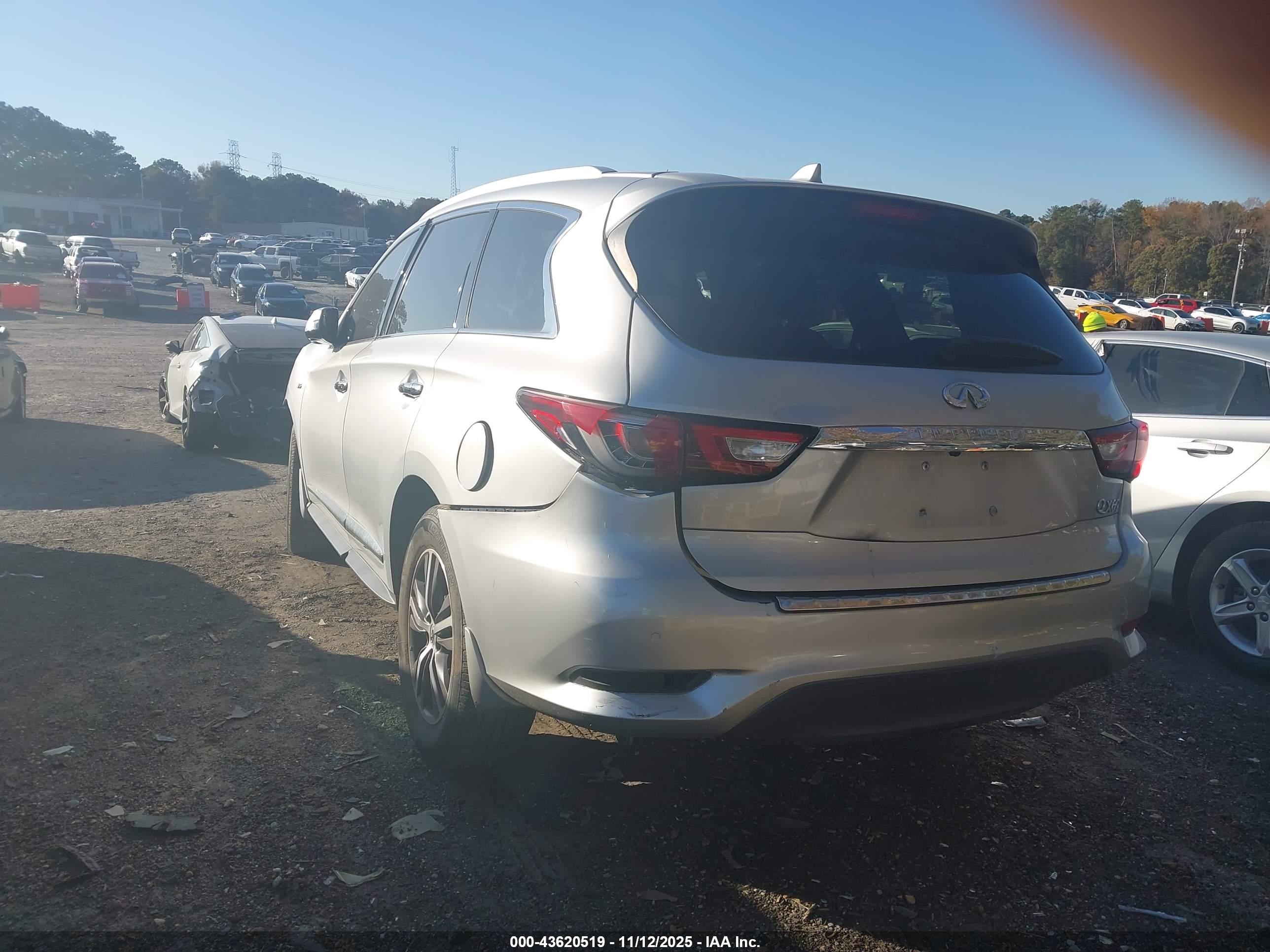INFINITI QX60 image 3