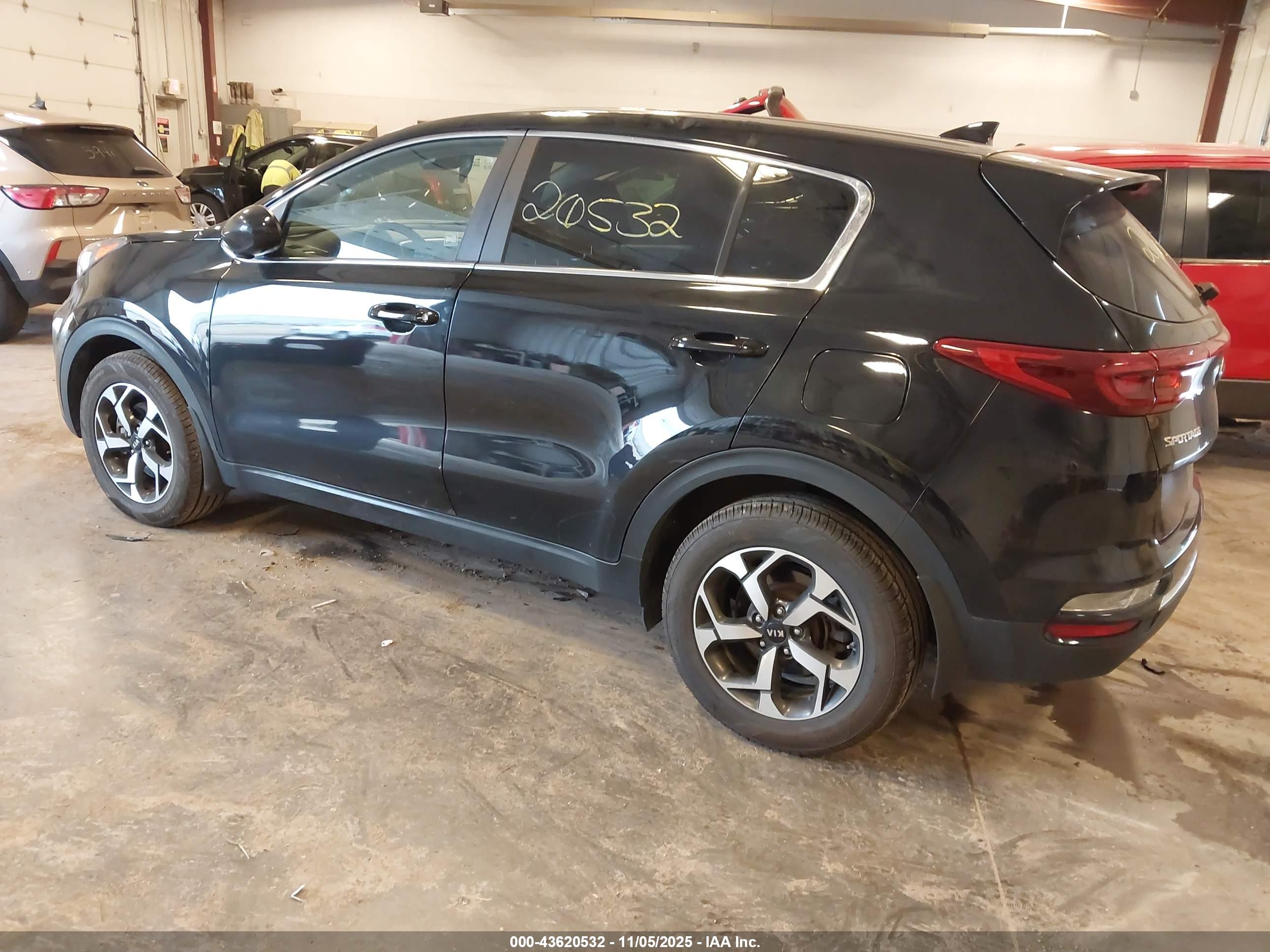 KIA SPORTAGE image 3