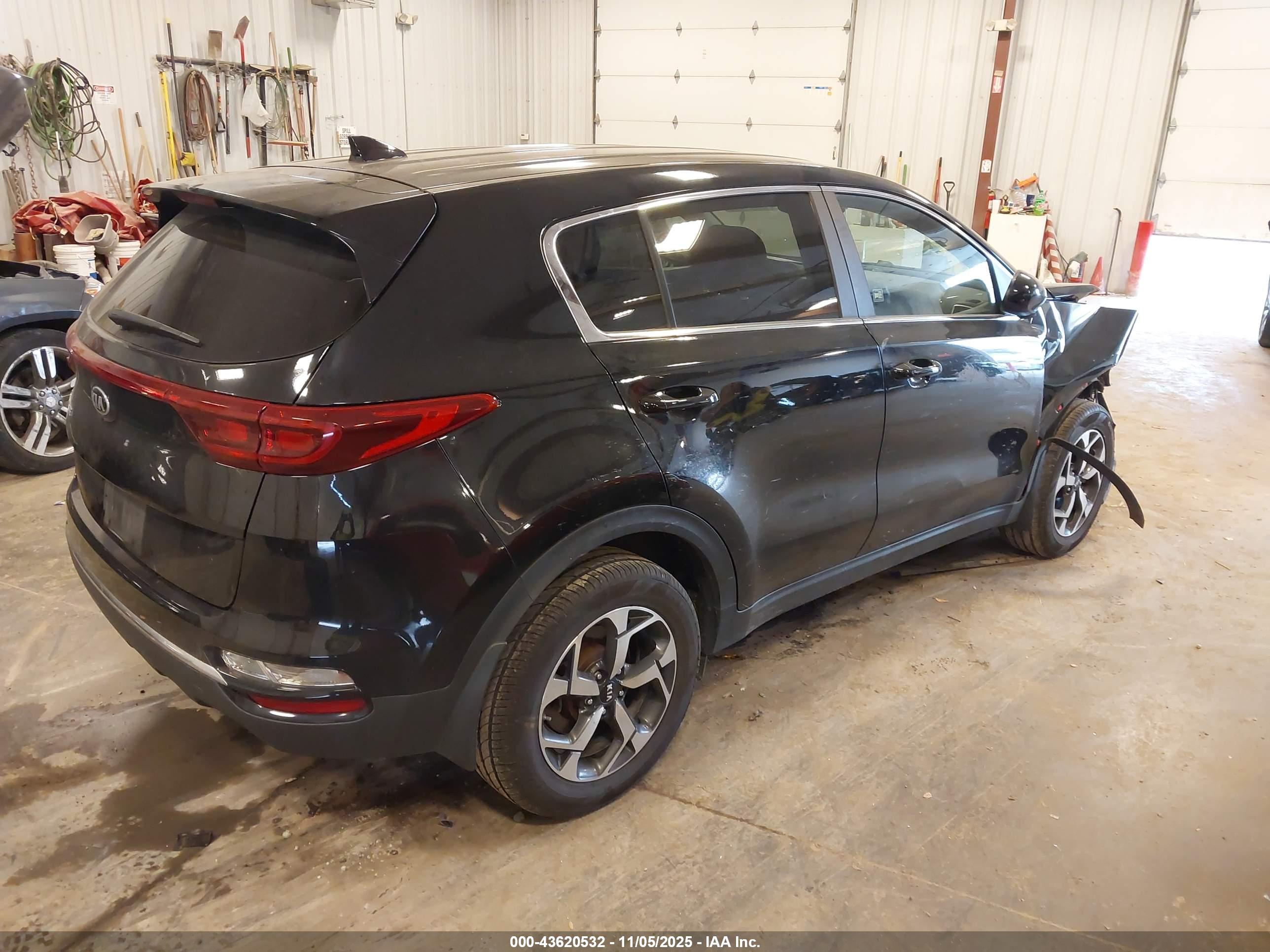 KIA SPORTAGE image 4