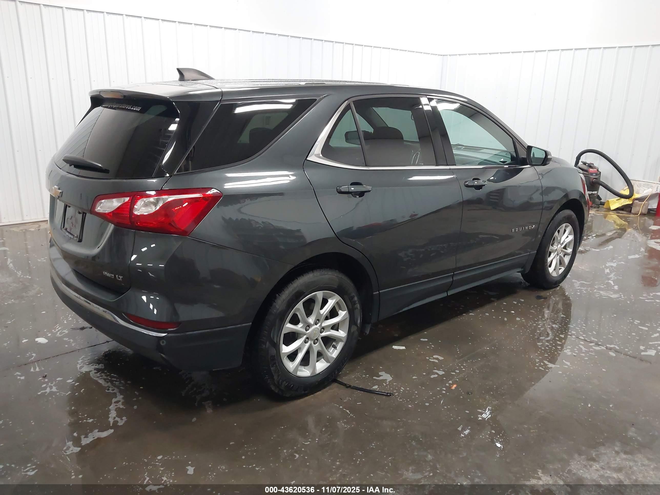 CHEVROLET EQUINOX image 4