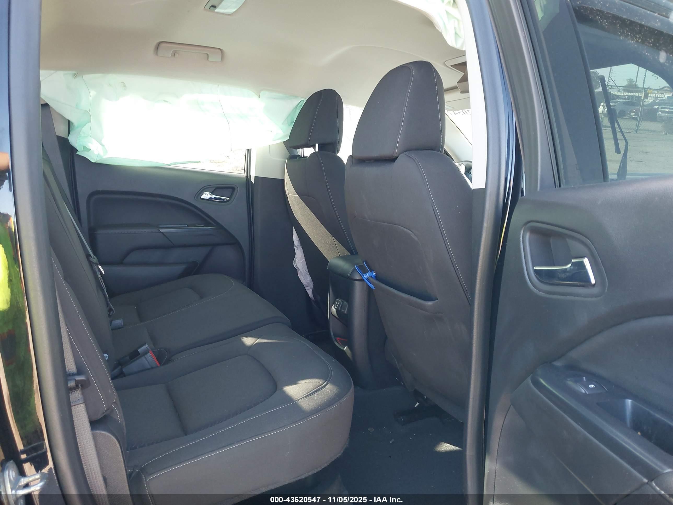 GMC CANYON image 8