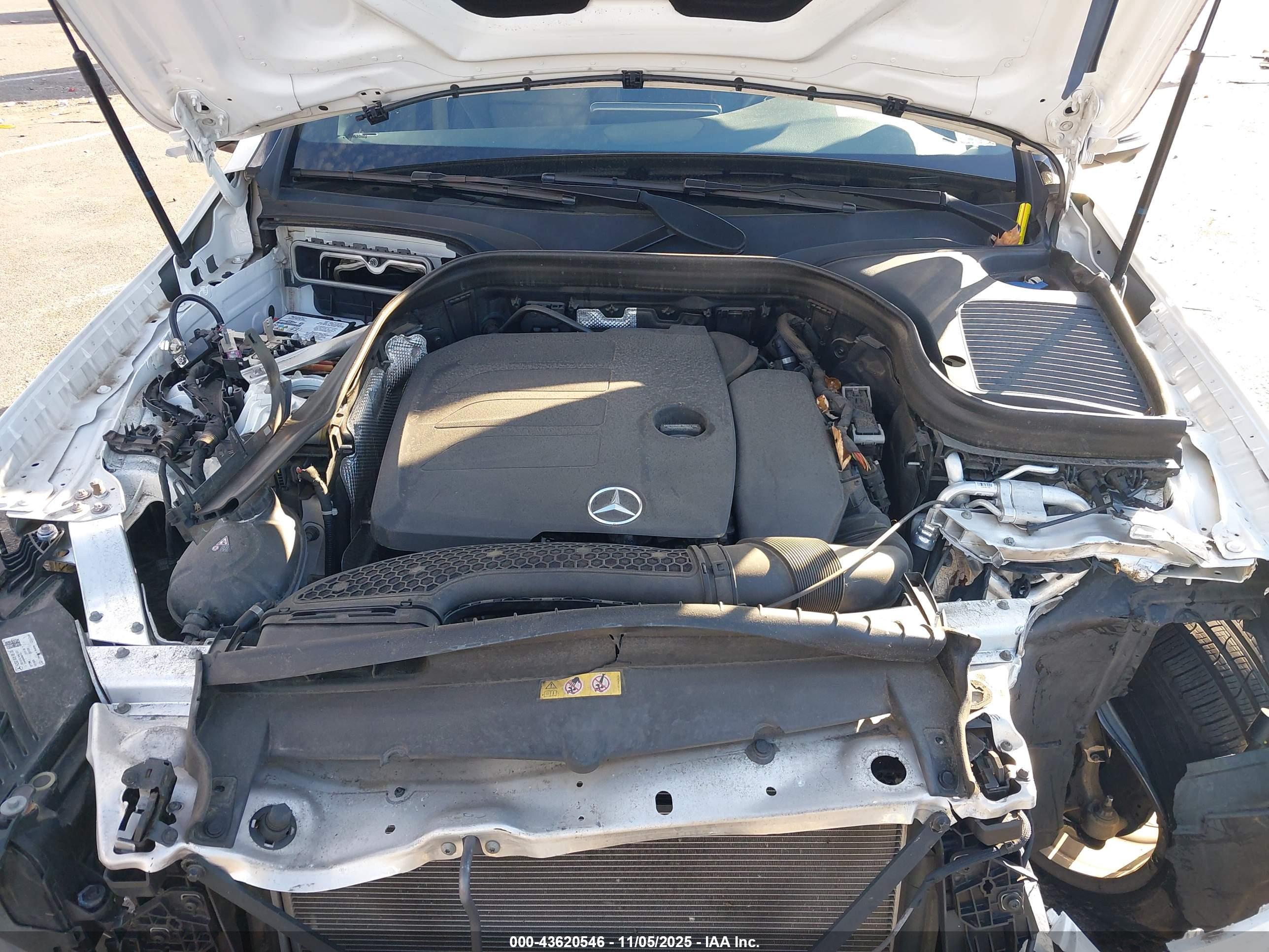 MERCEDES-BENZ GLC image 10