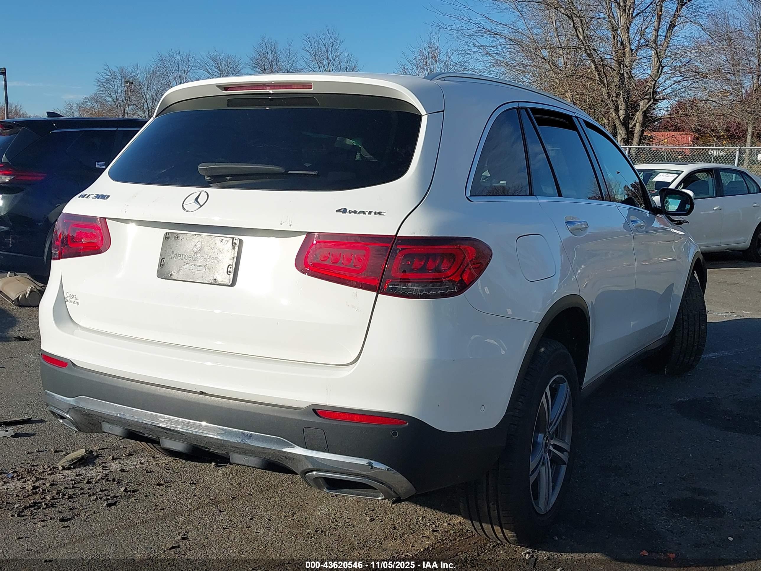MERCEDES-BENZ GLC image 4