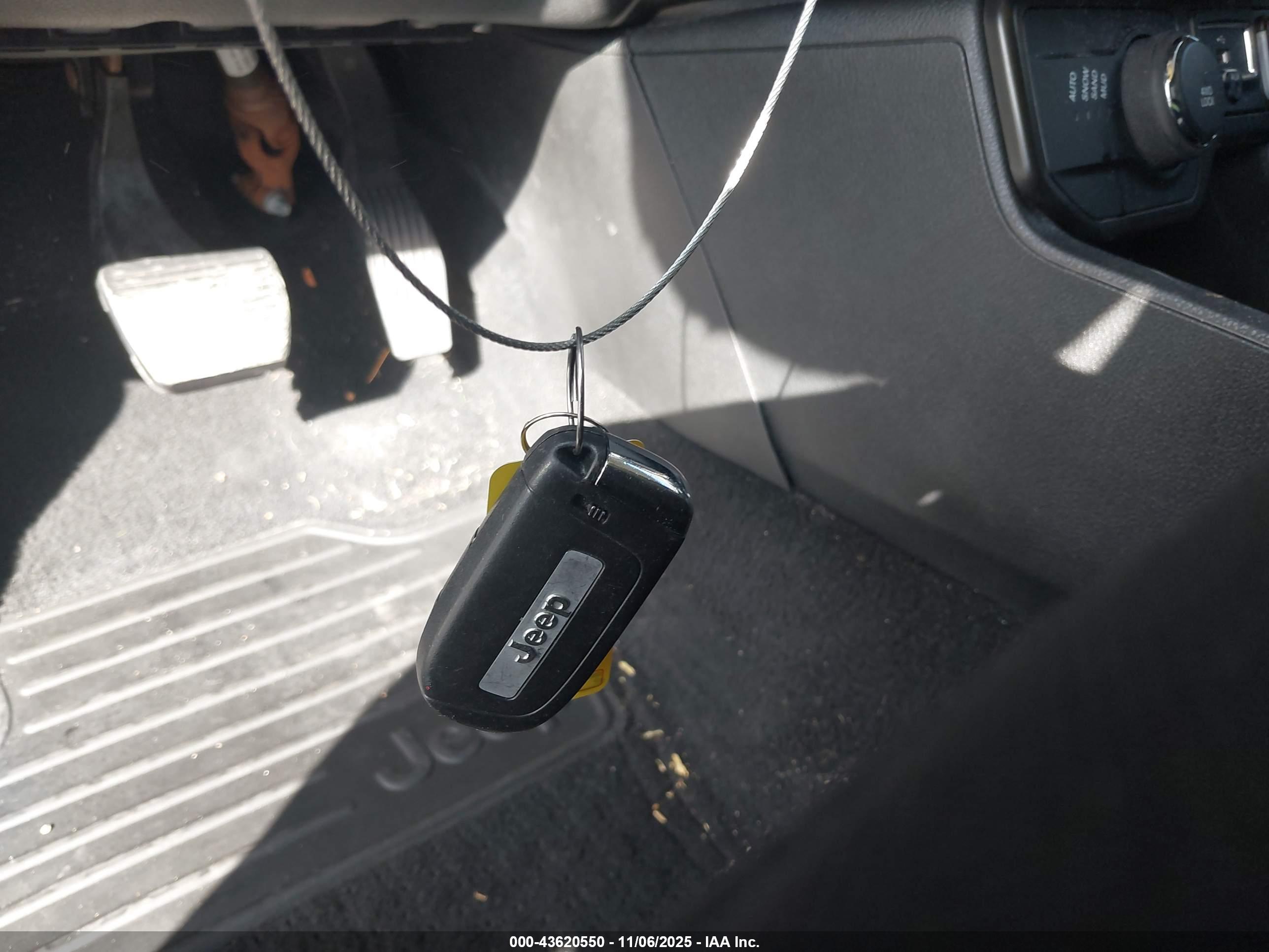 JEEP RENEGADE image 11