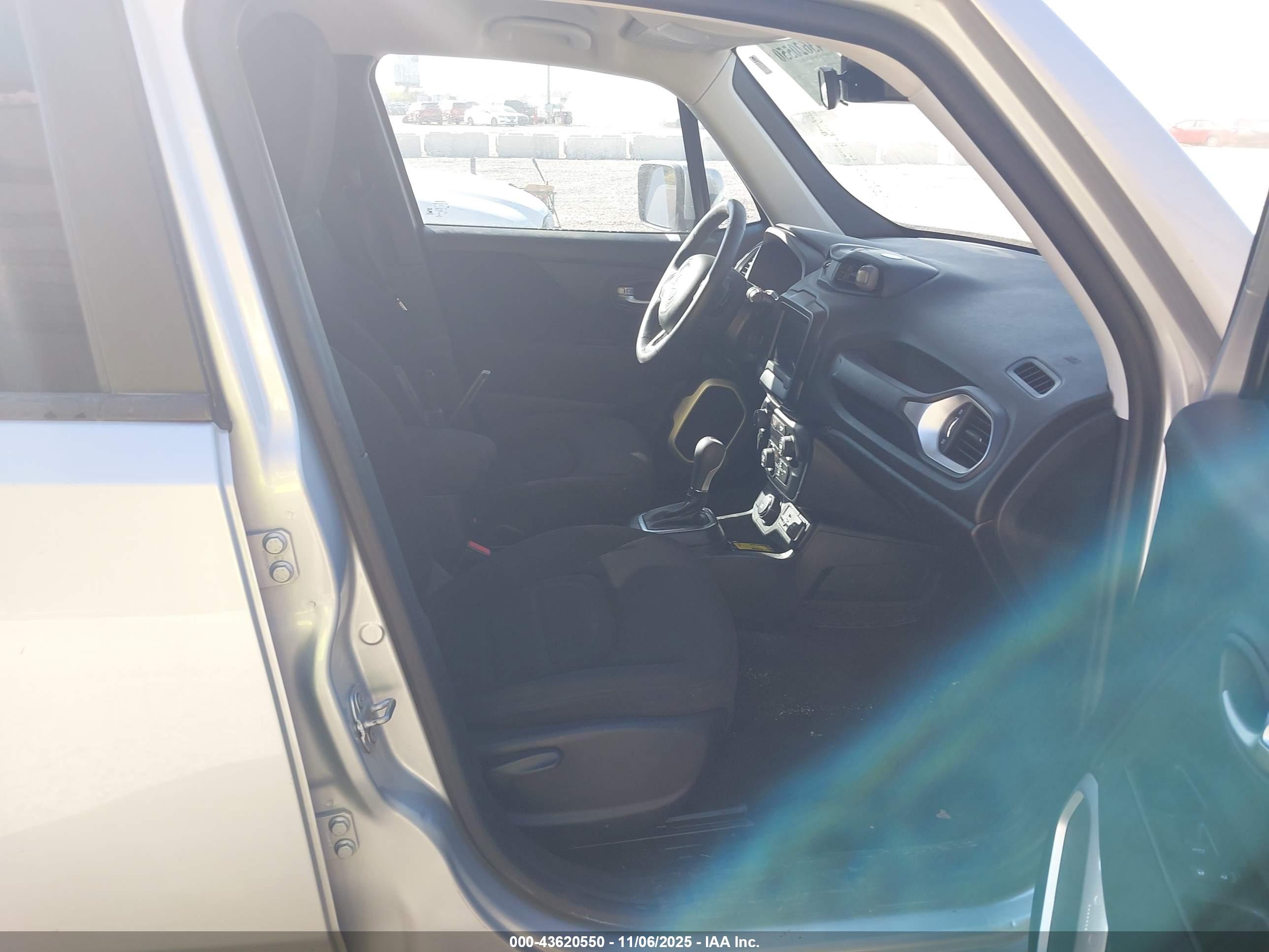 JEEP RENEGADE image 5
