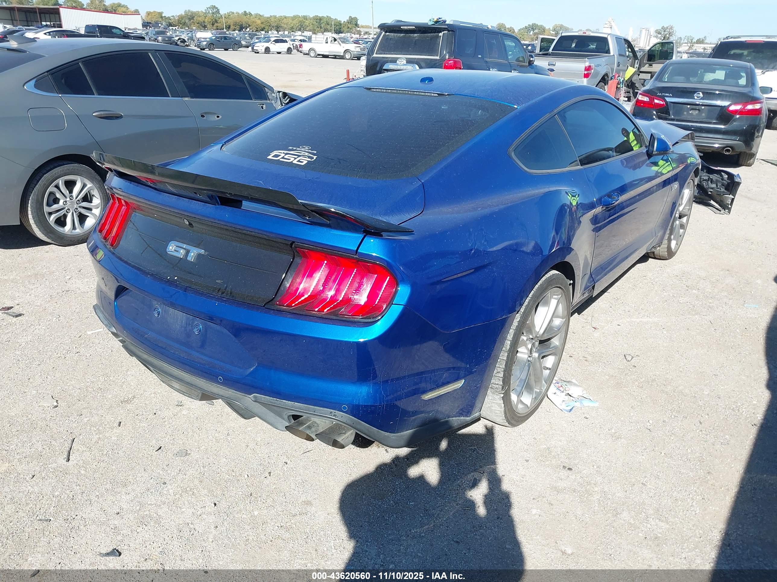 FORD MUSTANG image 4
