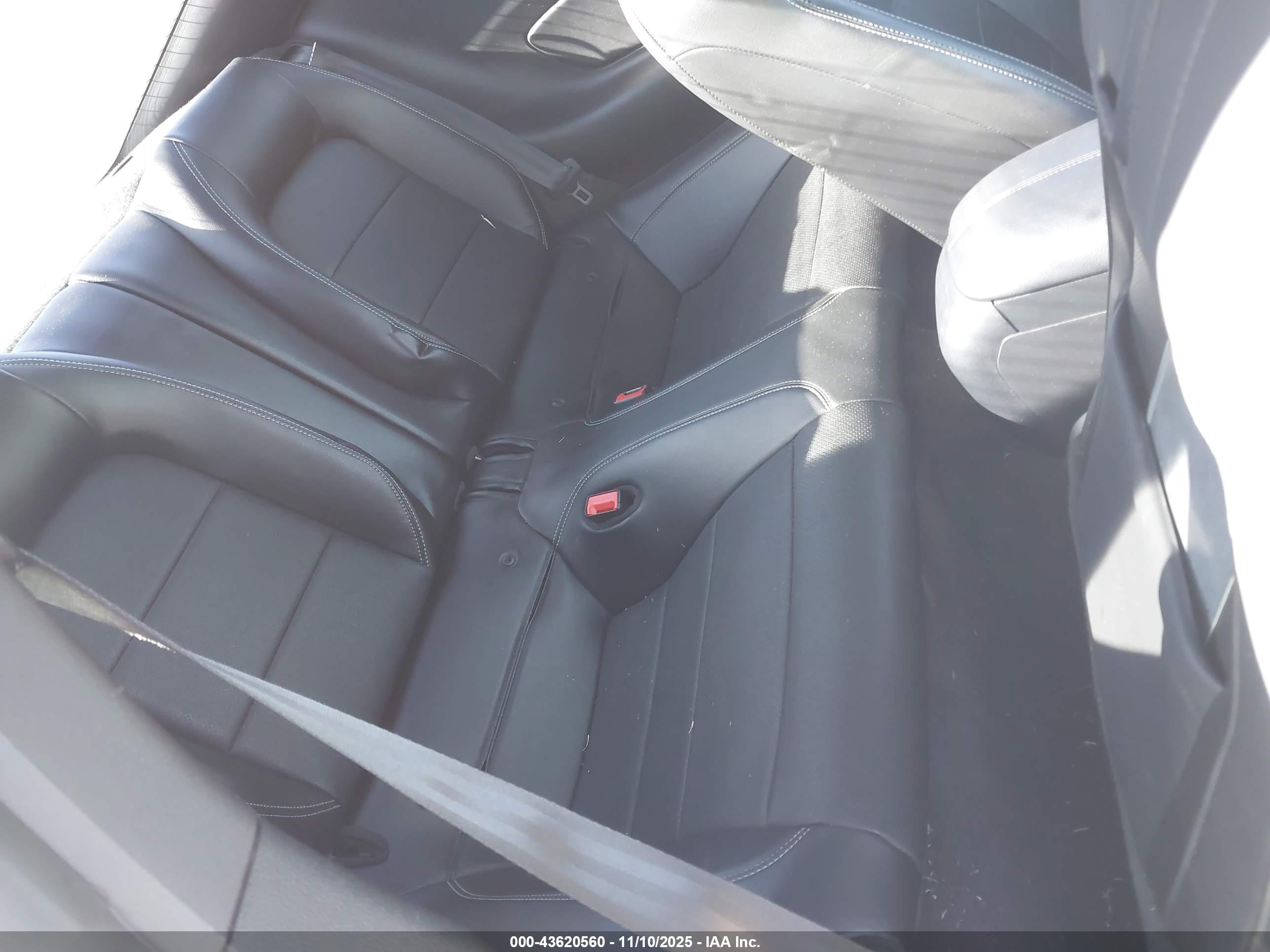 FORD MUSTANG image 8