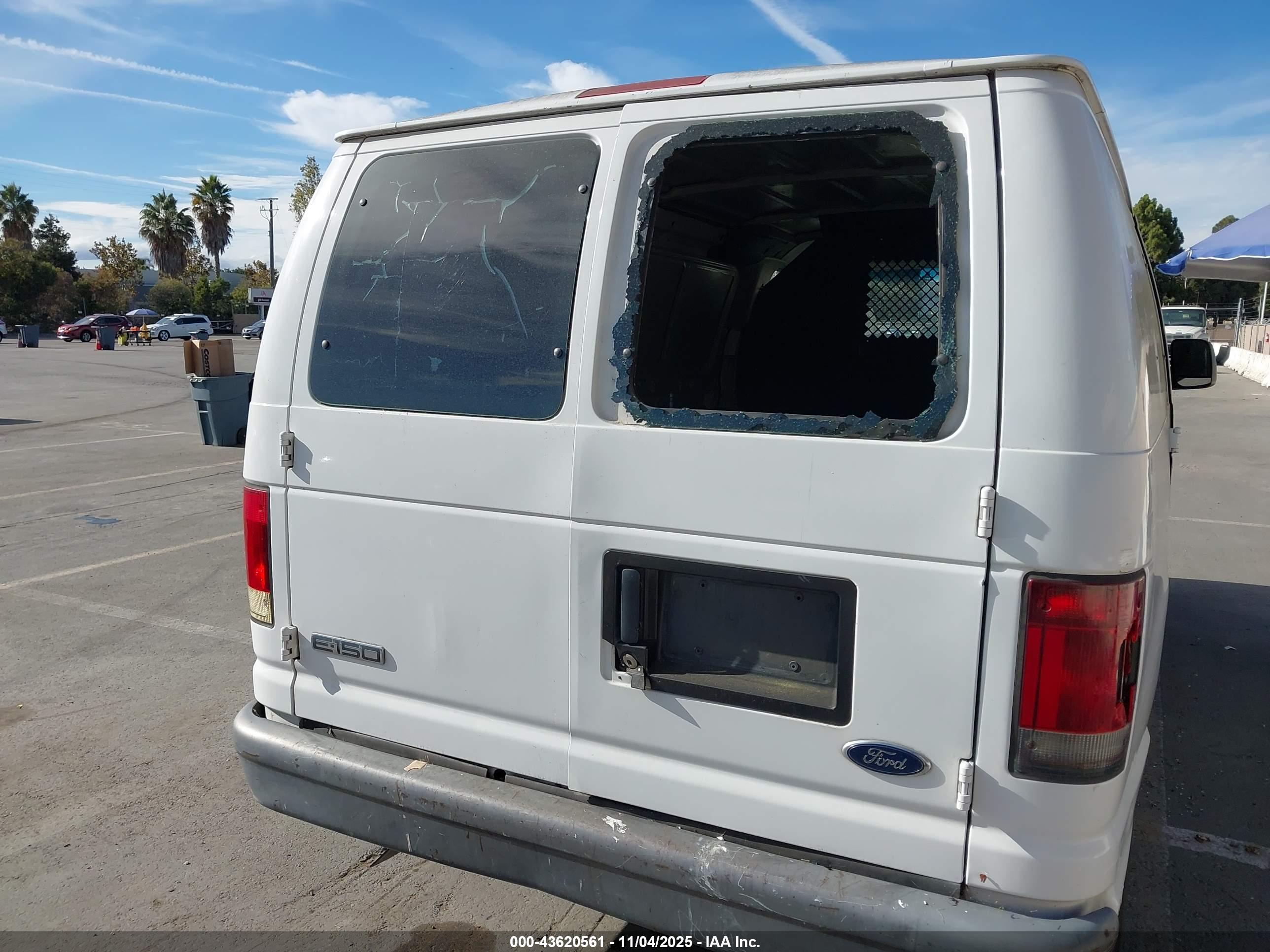 FORD E-150 image 6