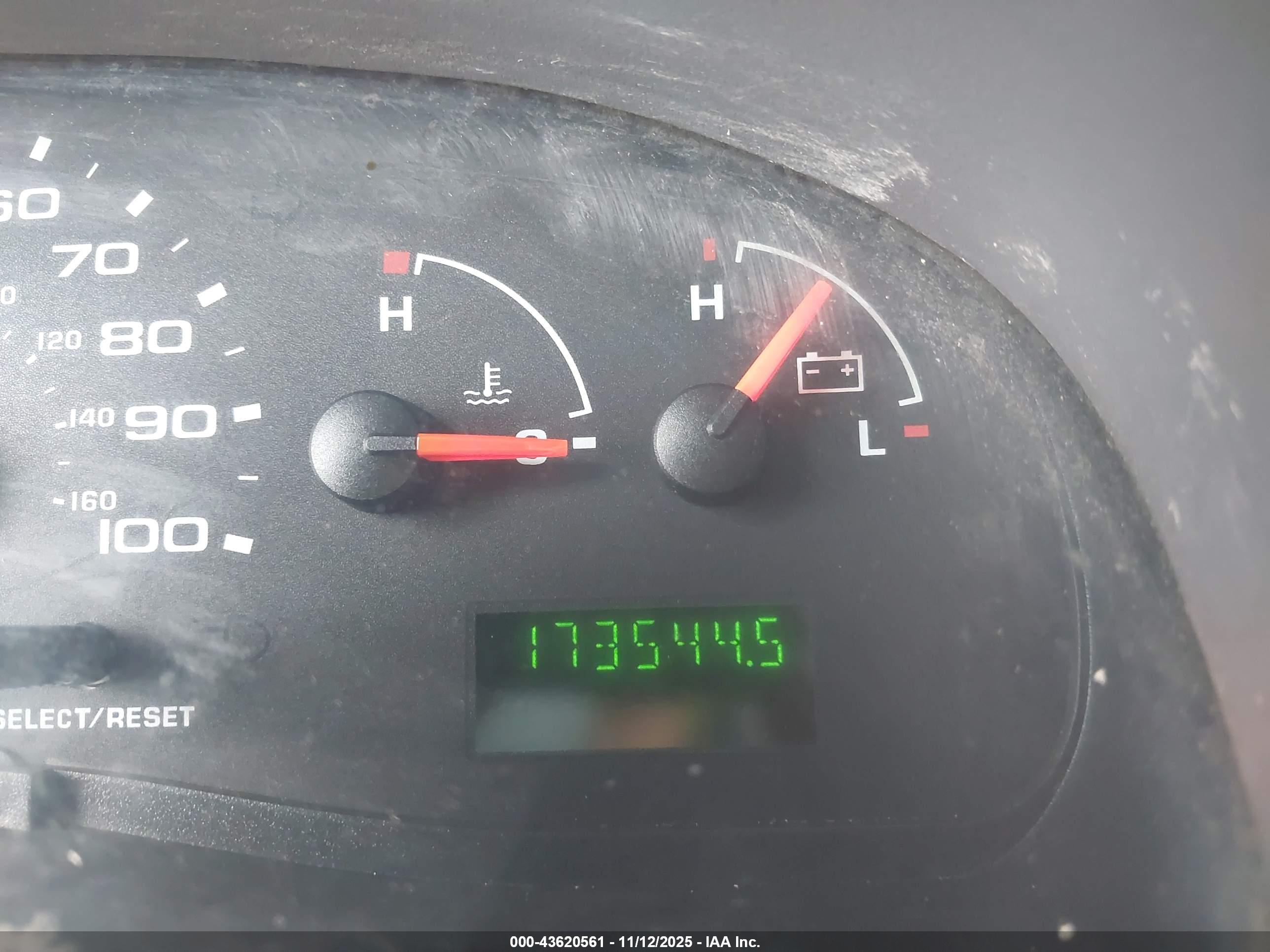 FORD E-150 image 7