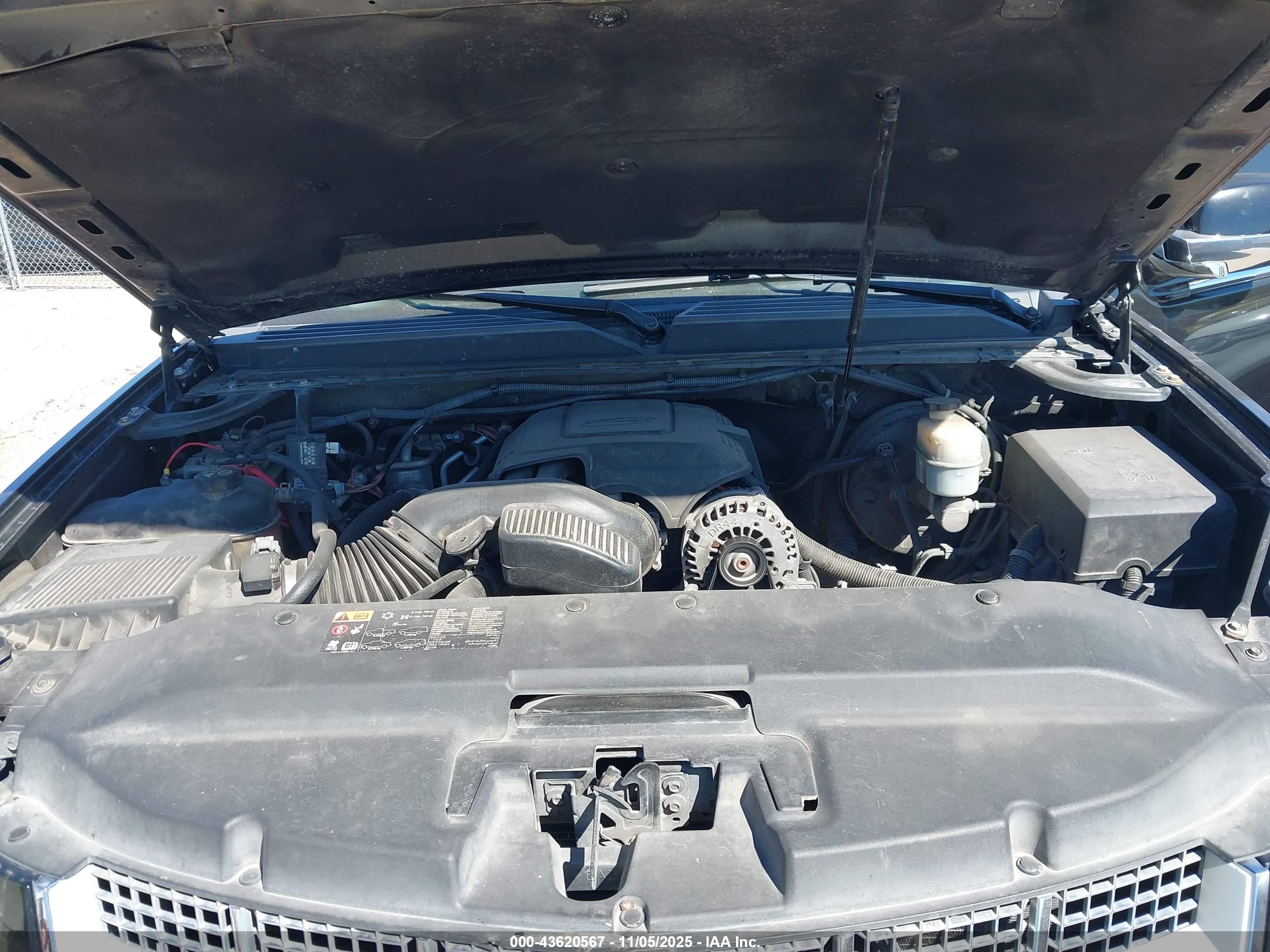CADILLAC ESCALADE image 10