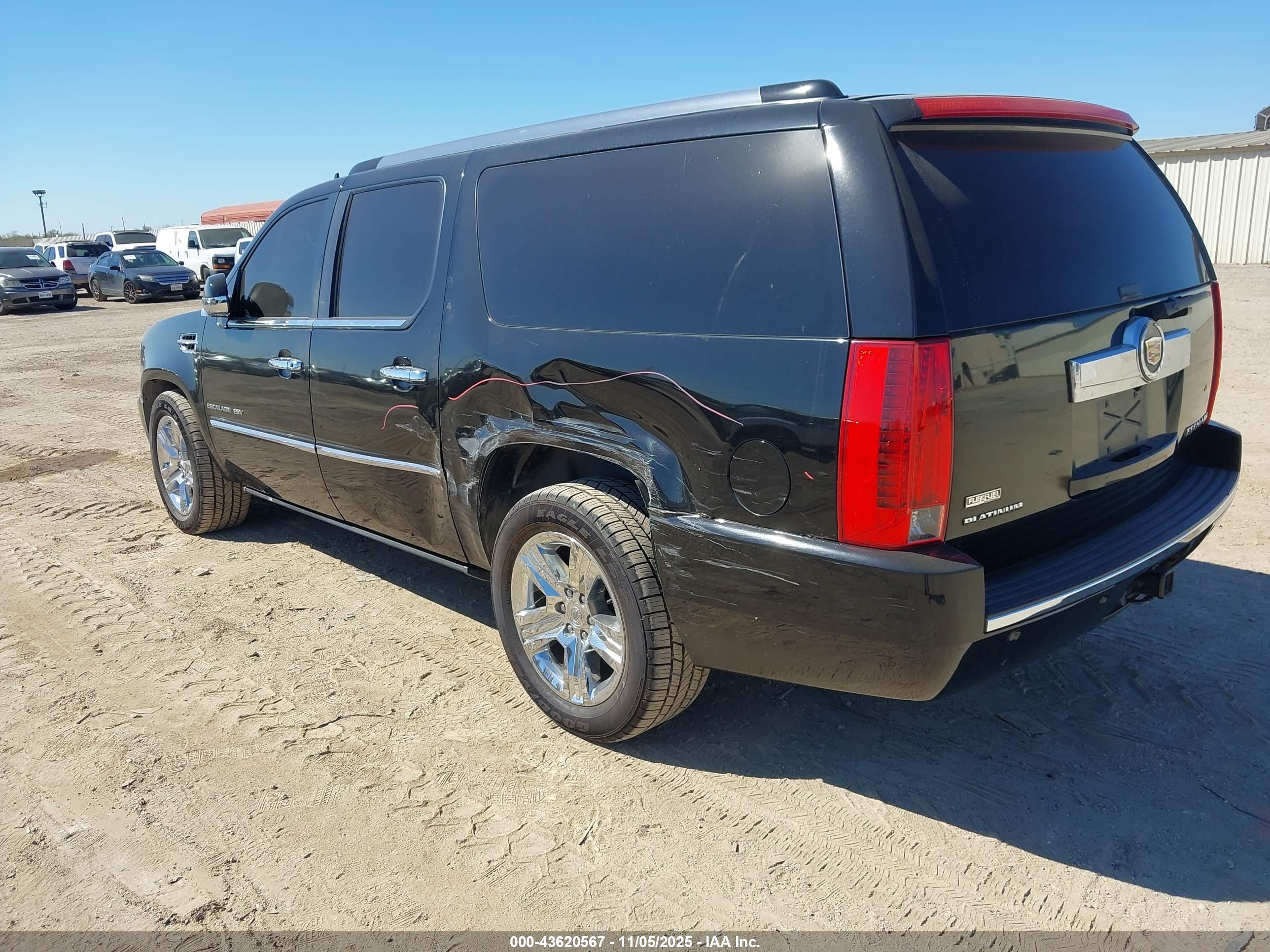 CADILLAC ESCALADE image 3